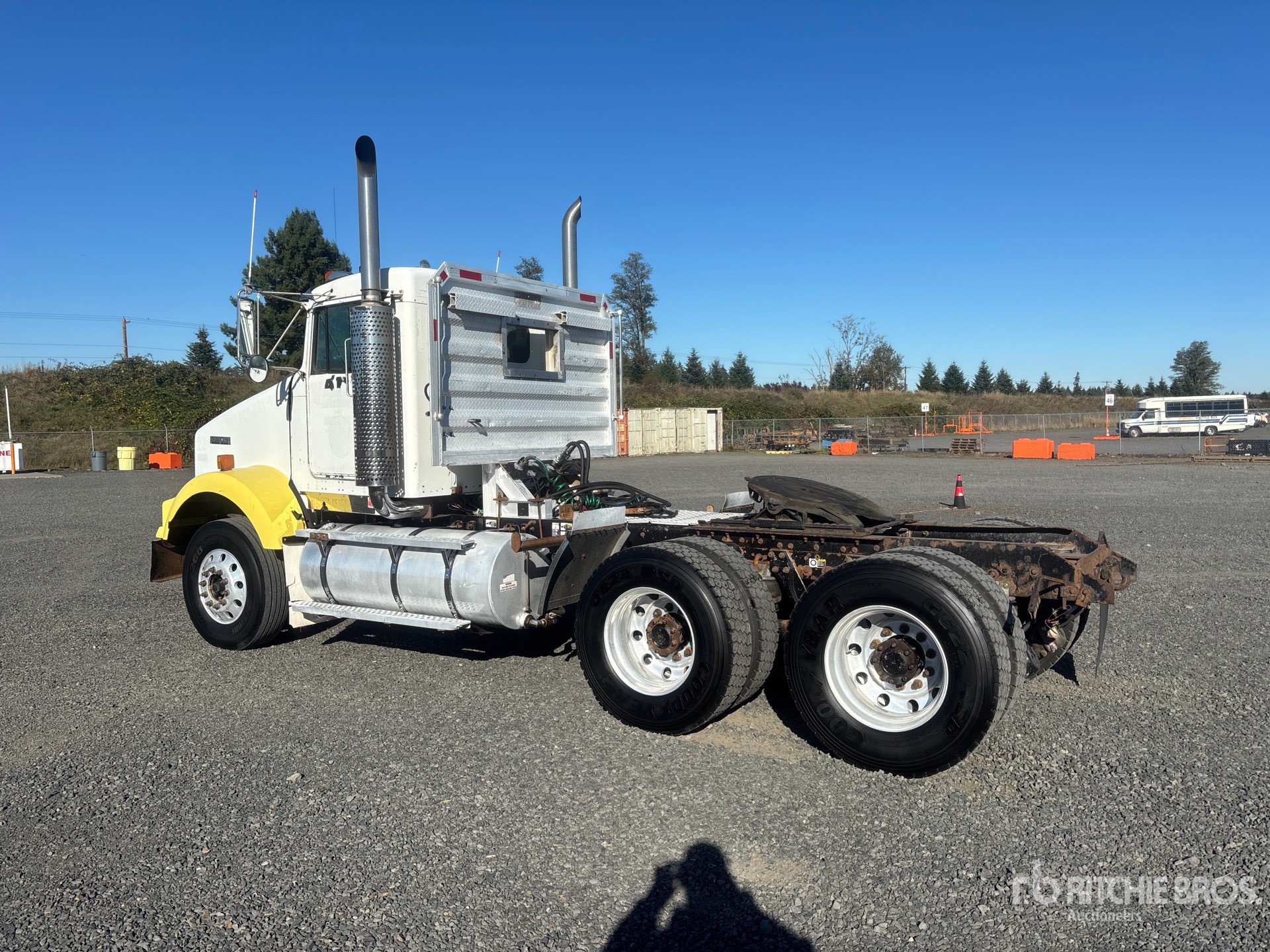 2001 Kenworth T800