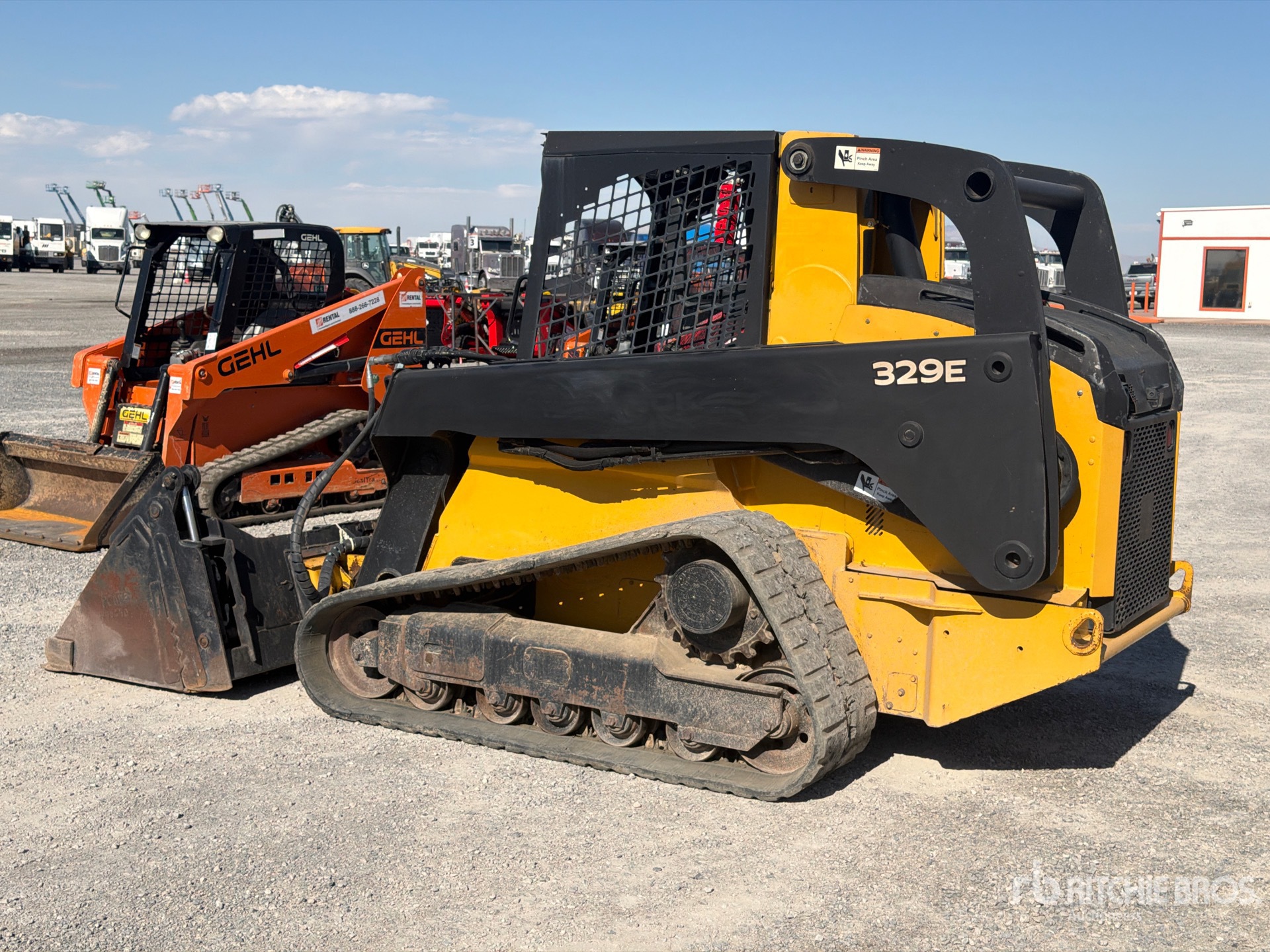 2015 John Deere 329E