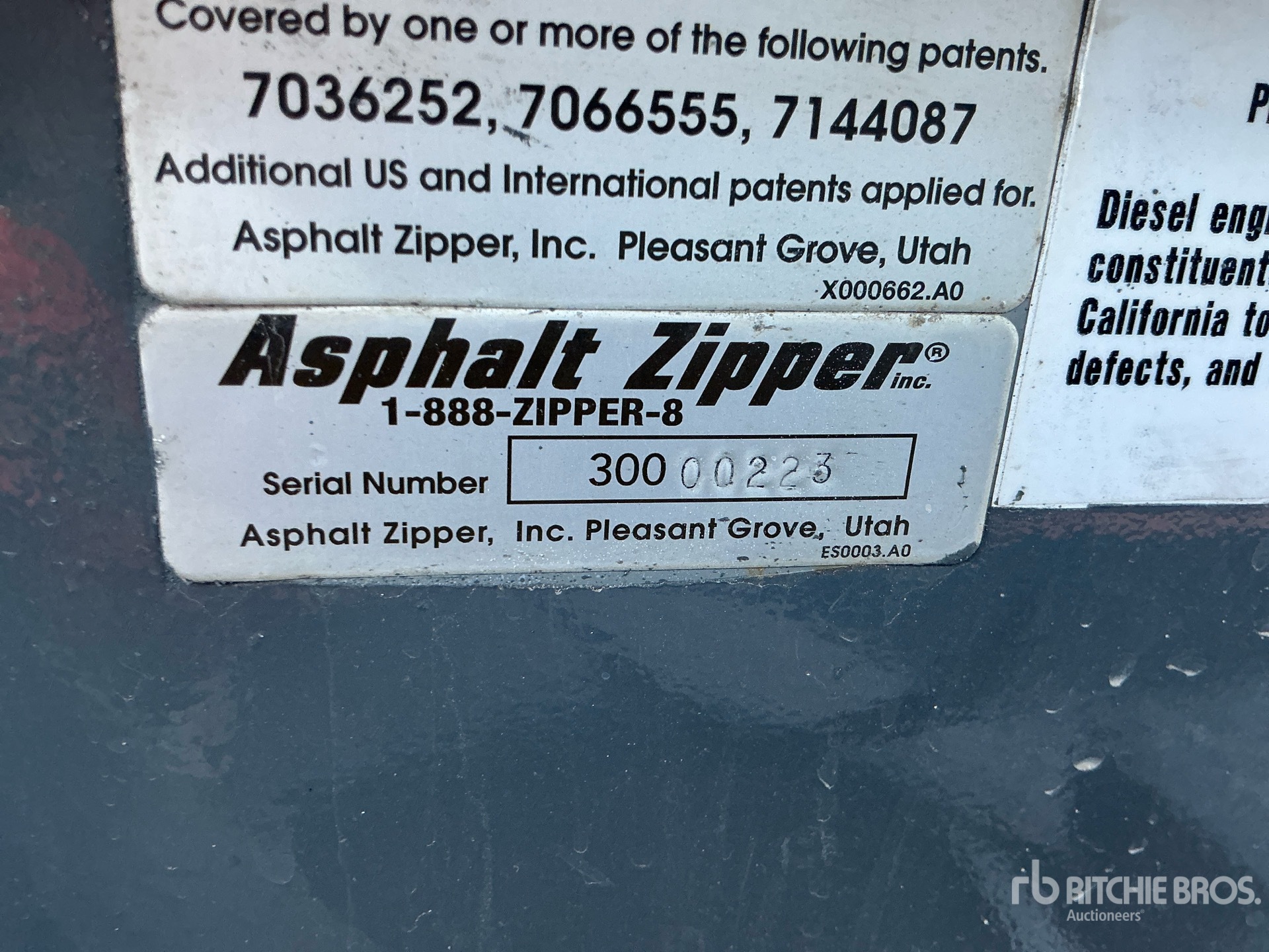Asphalt Zipper AZ300