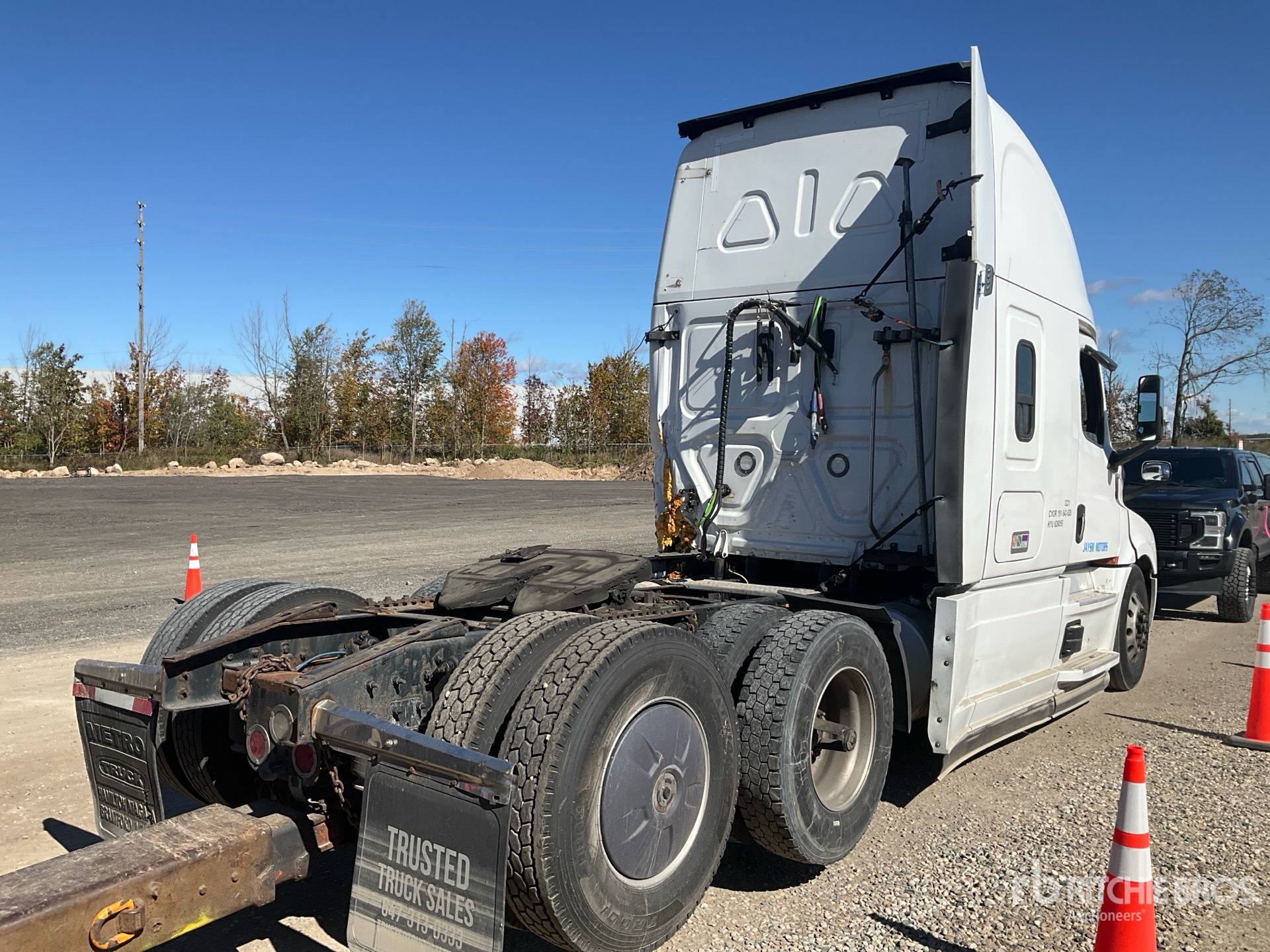 2021 Freightliner CASCADIA 126
