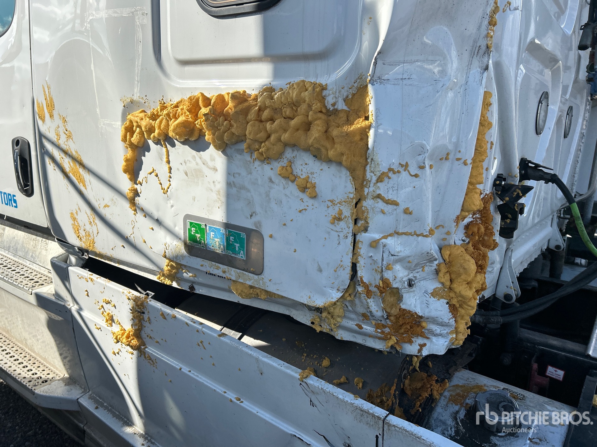 2021 Freightliner CASCADIA 126