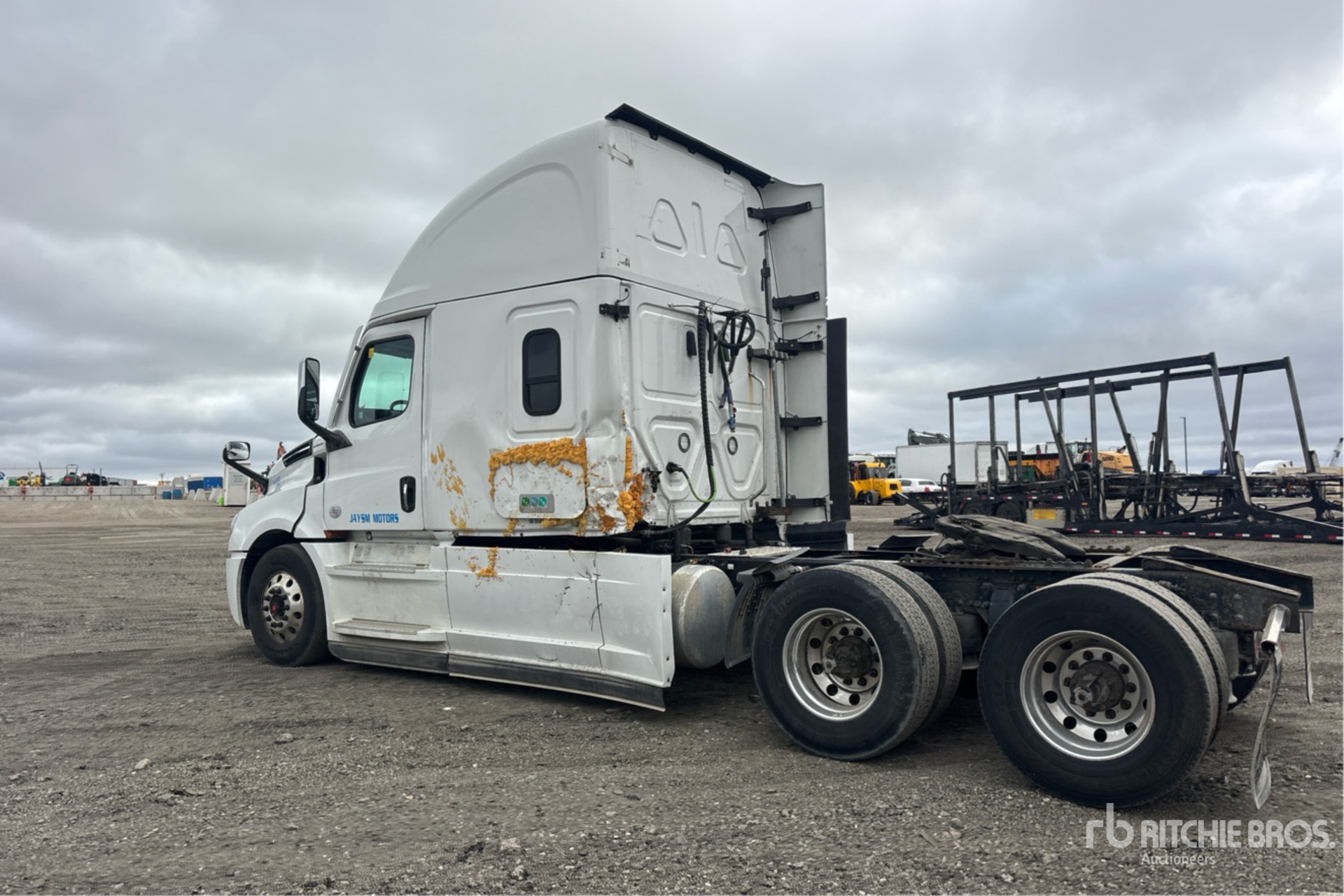 2021 Freightliner CASCADIA 126