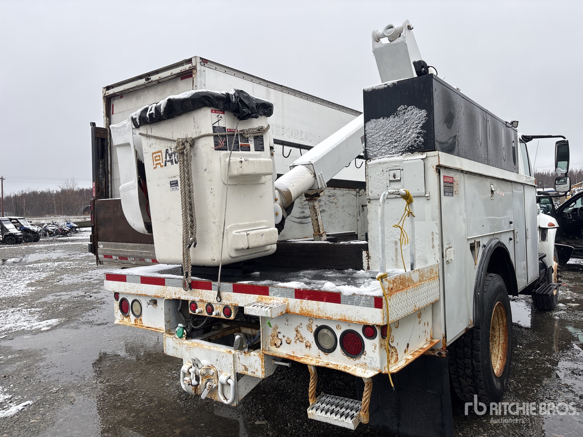 2004 International 4200