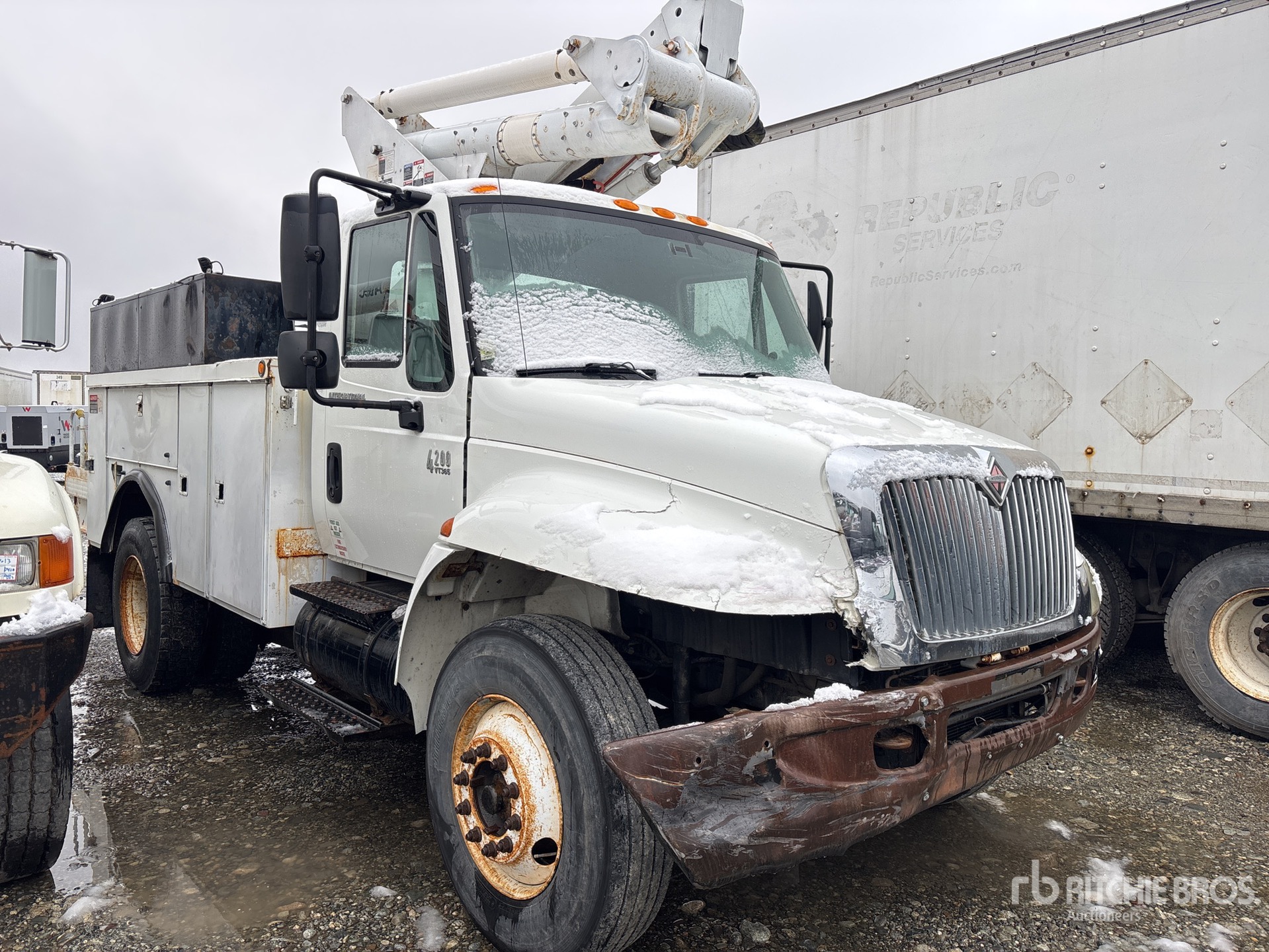 2004 International 4200