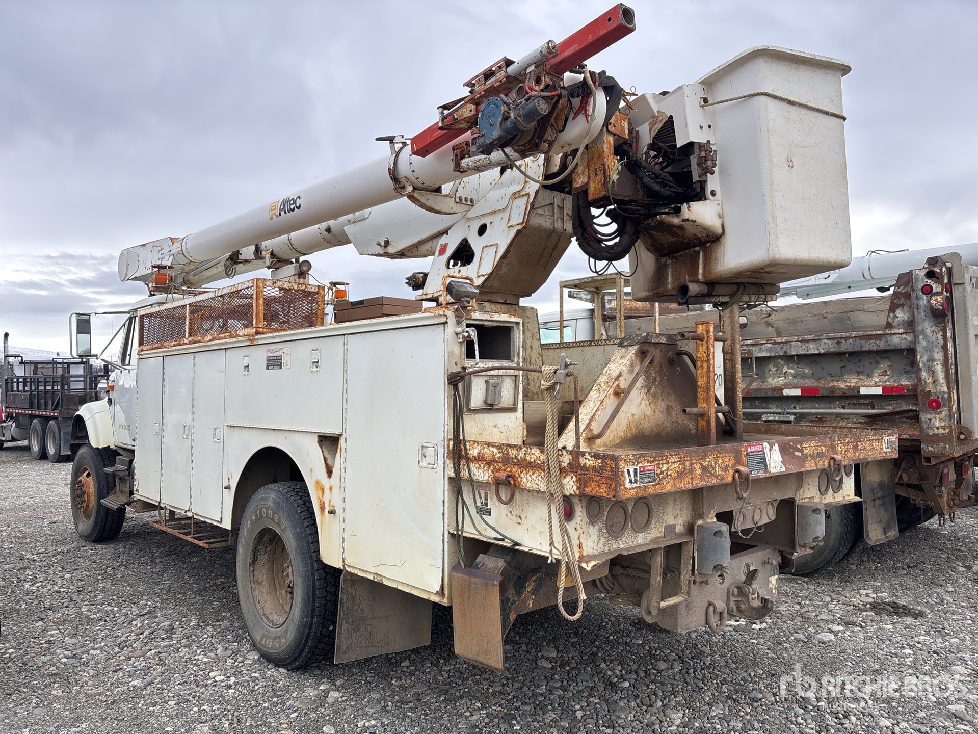 2000 International 4800