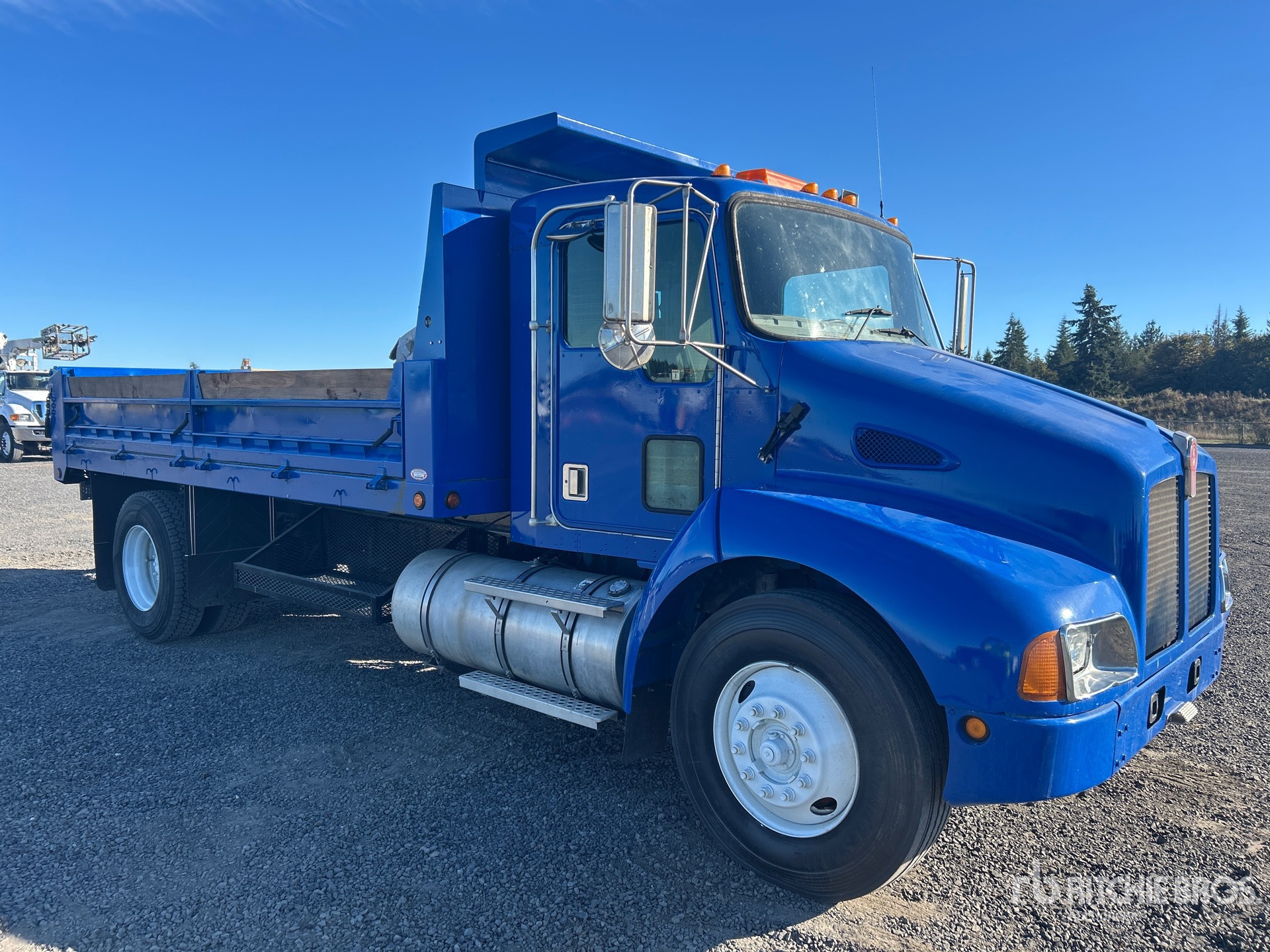 2003 Kenworth T300
