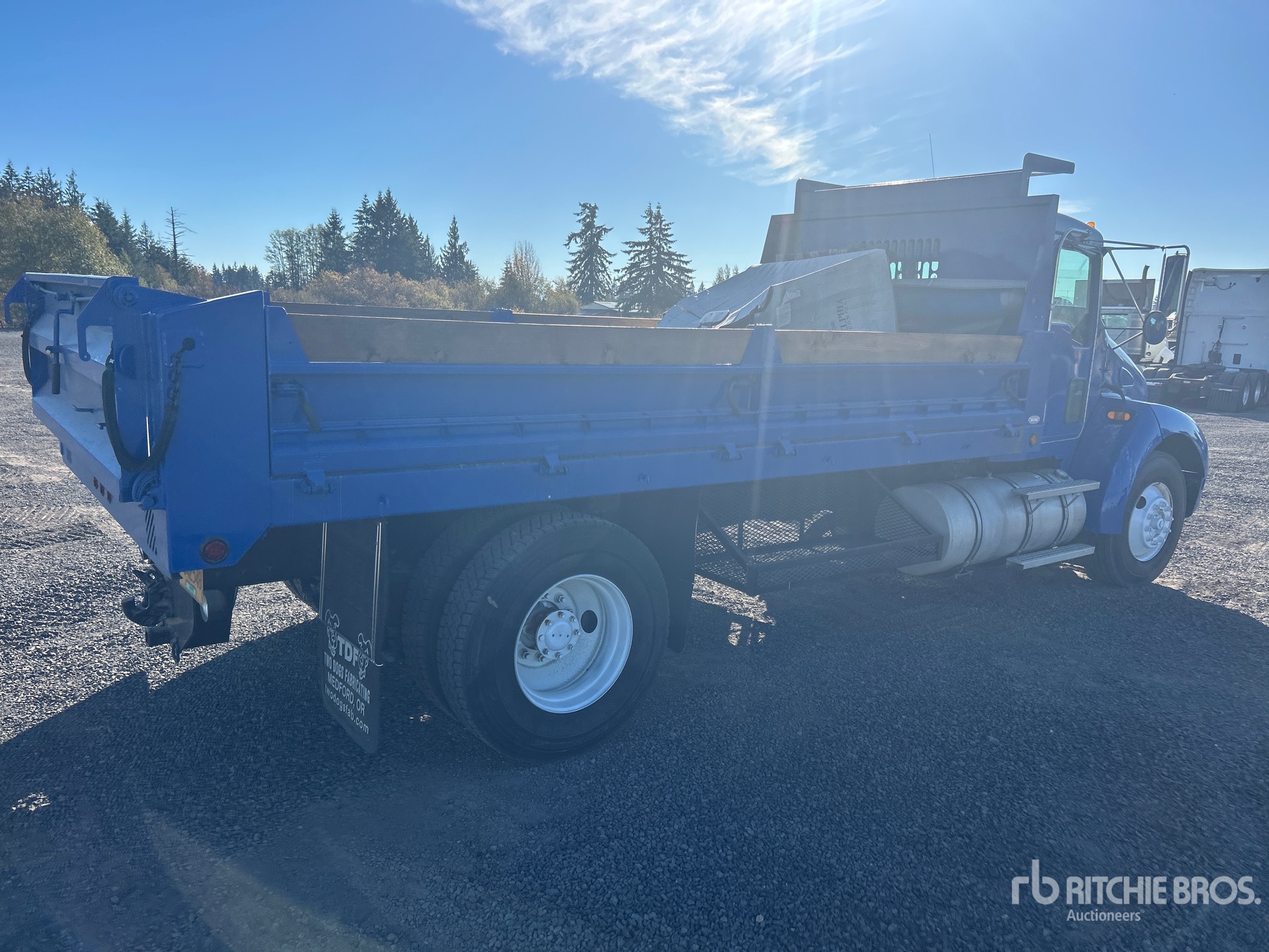 2003 Kenworth T300