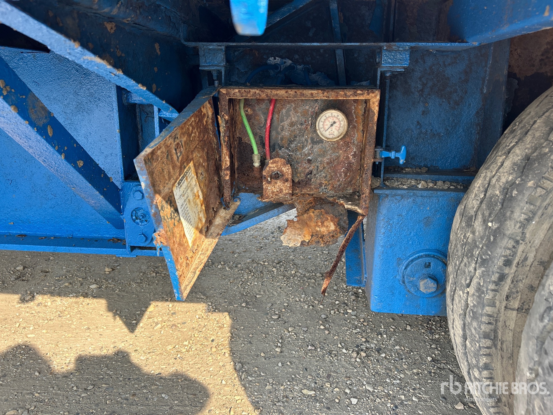 1999 Manac 48 FT TRI/A