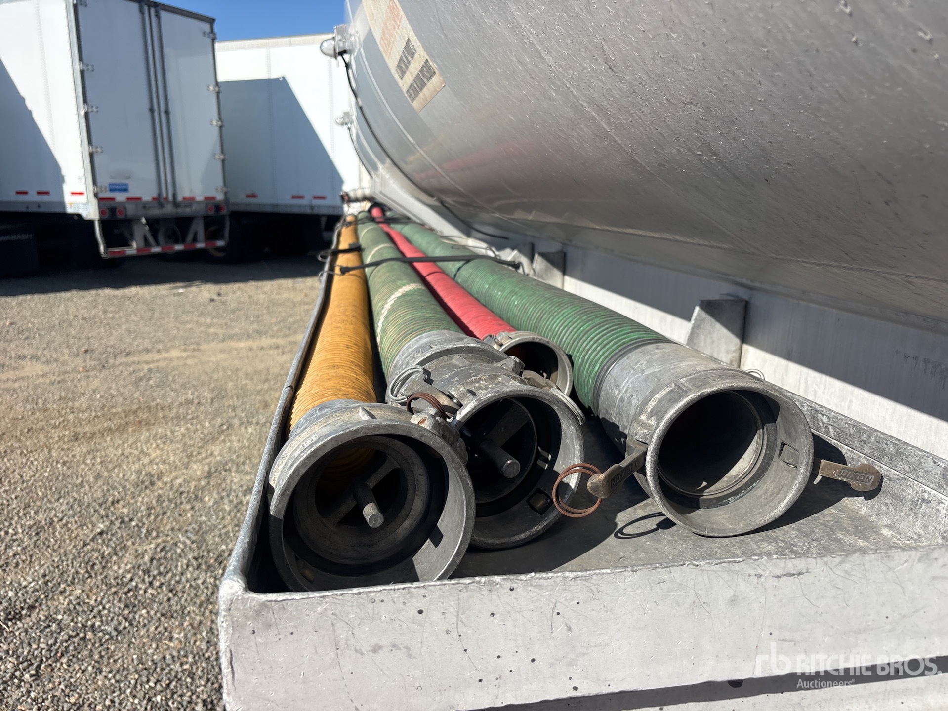 1989 Fruehauf 9400 gal T/A