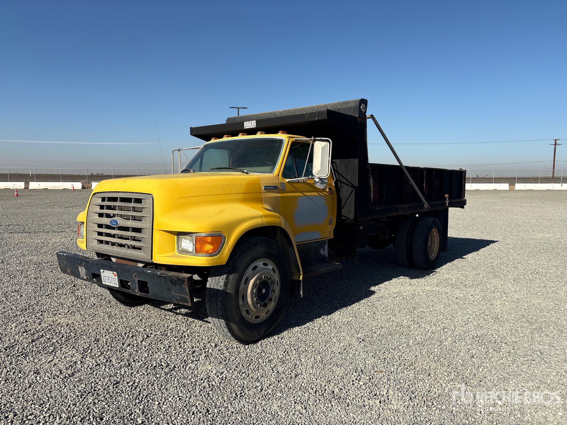 Photo of 1996 Ford F800