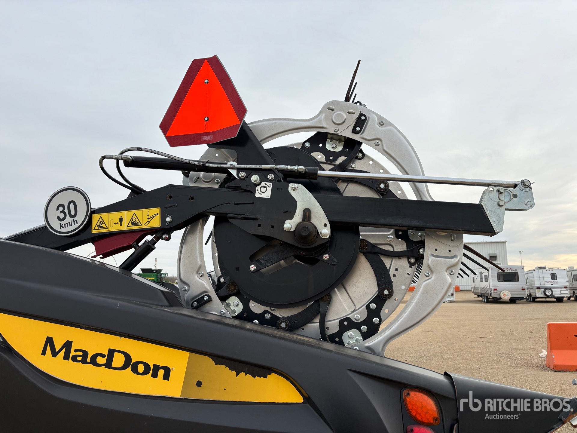 2022 Macdon FD235
