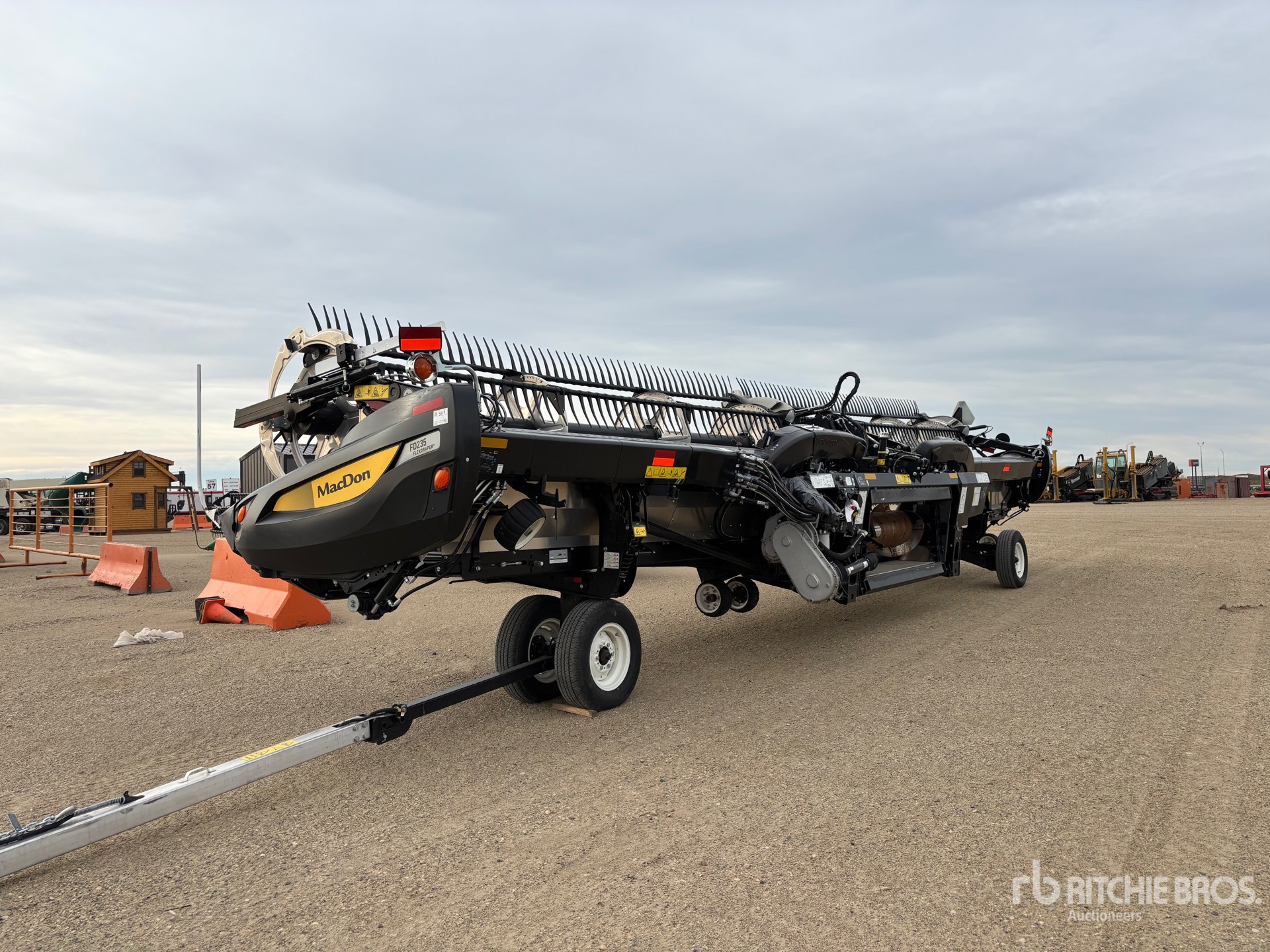 2022 Macdon FD235