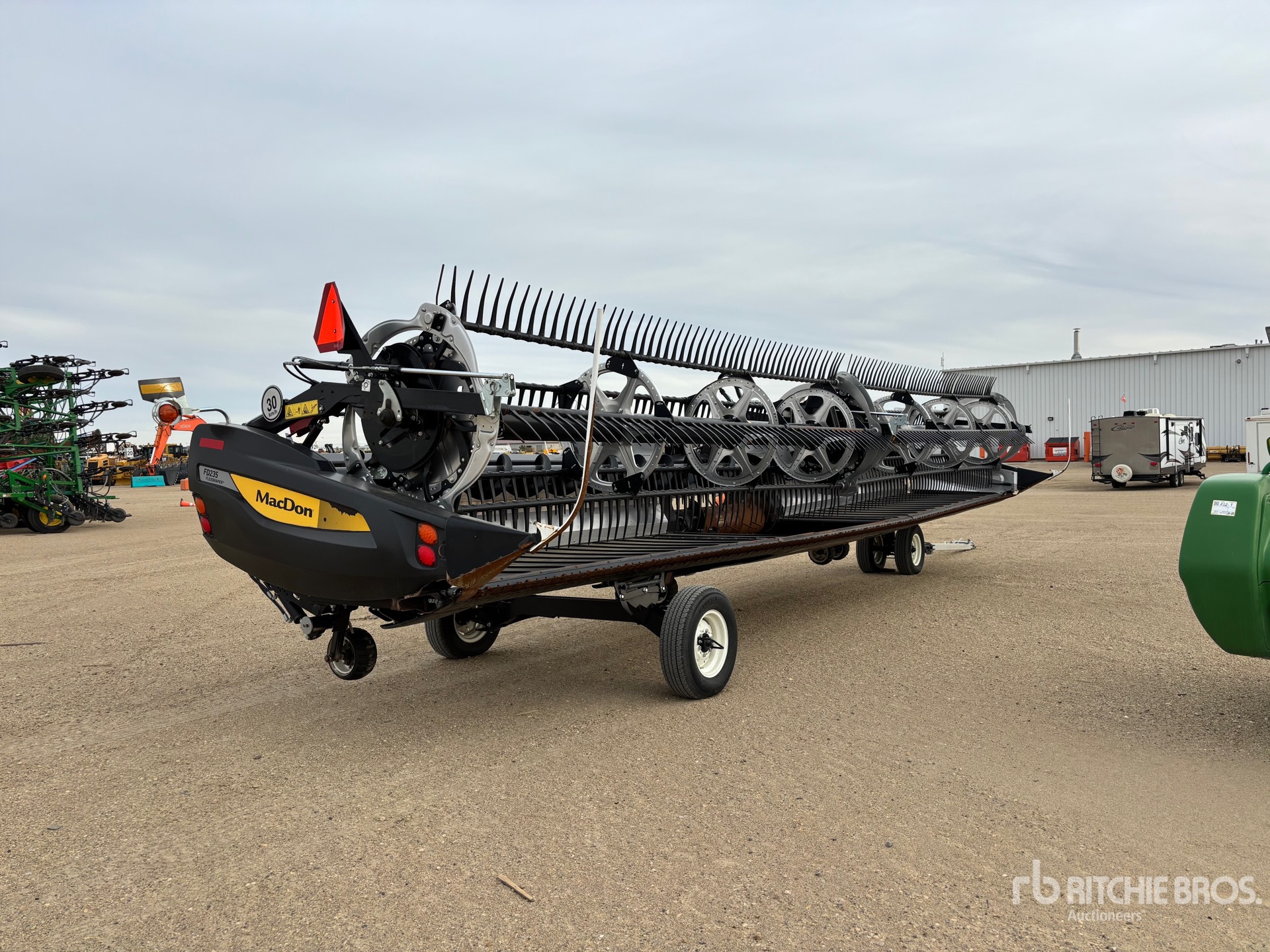 2022 Macdon FD235