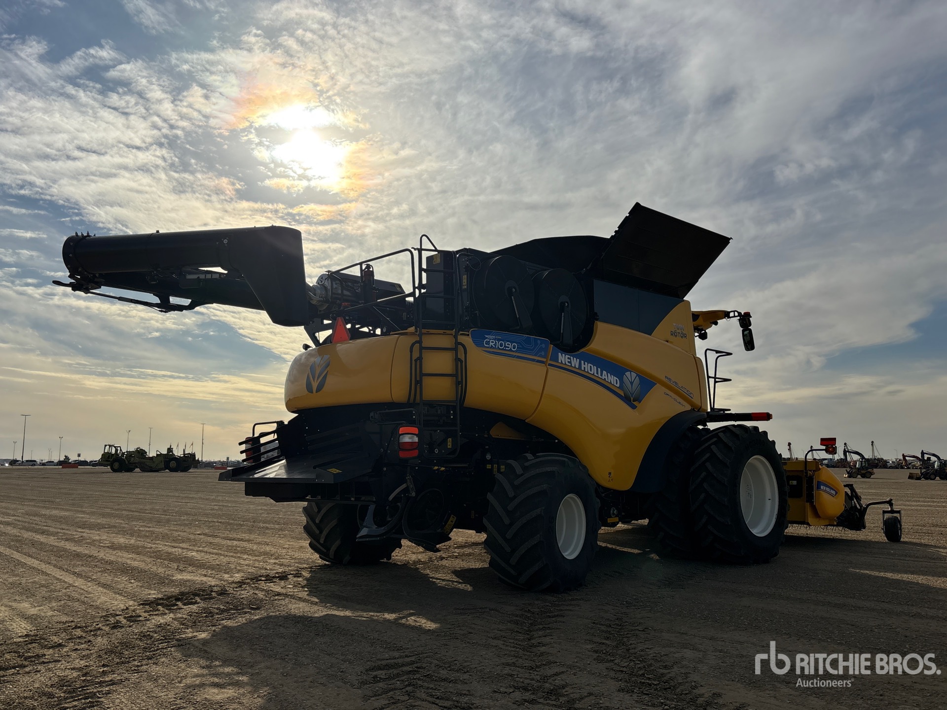 2023 New Holland CR 10.90