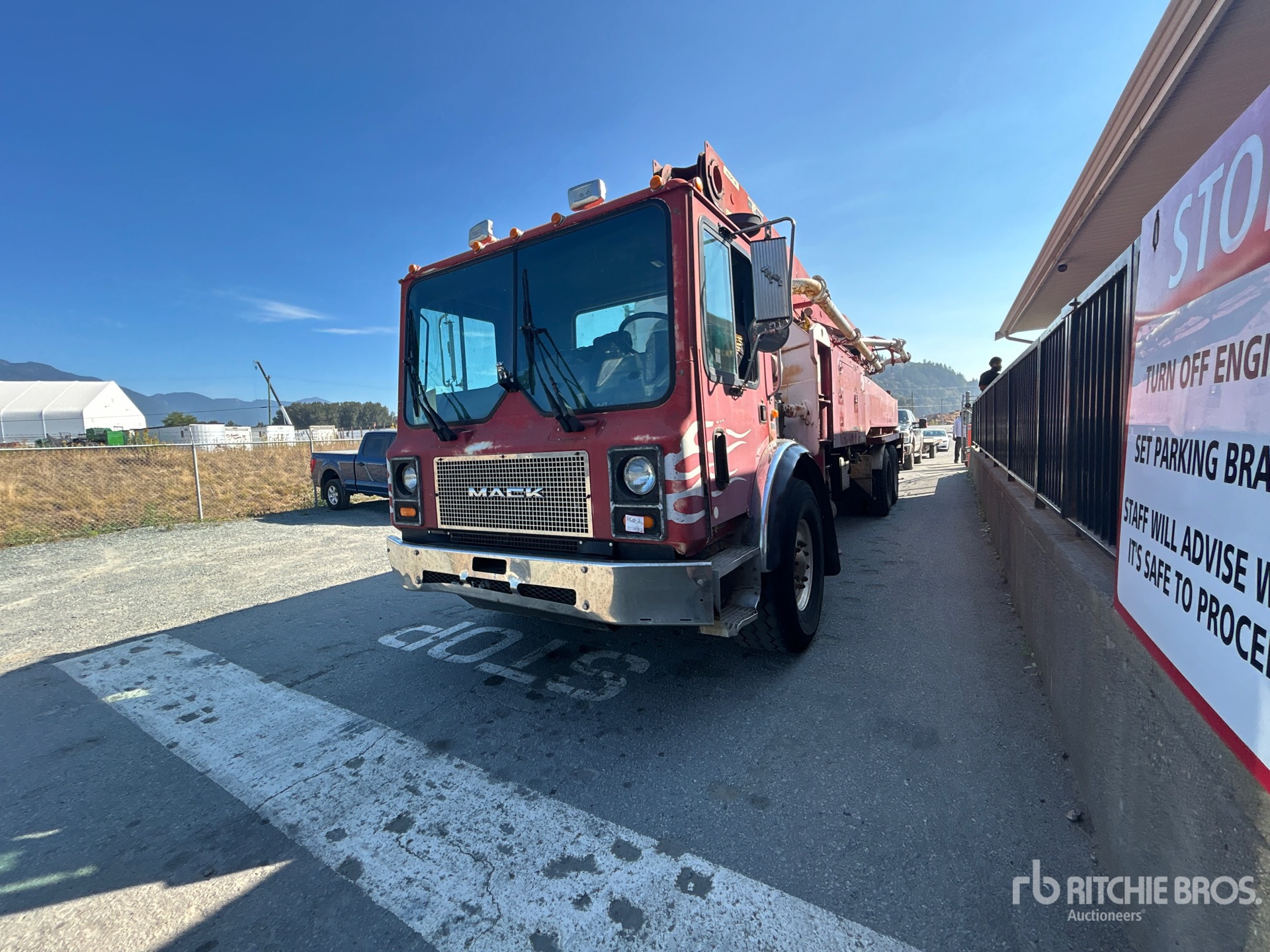 2007 Mack MR688S
