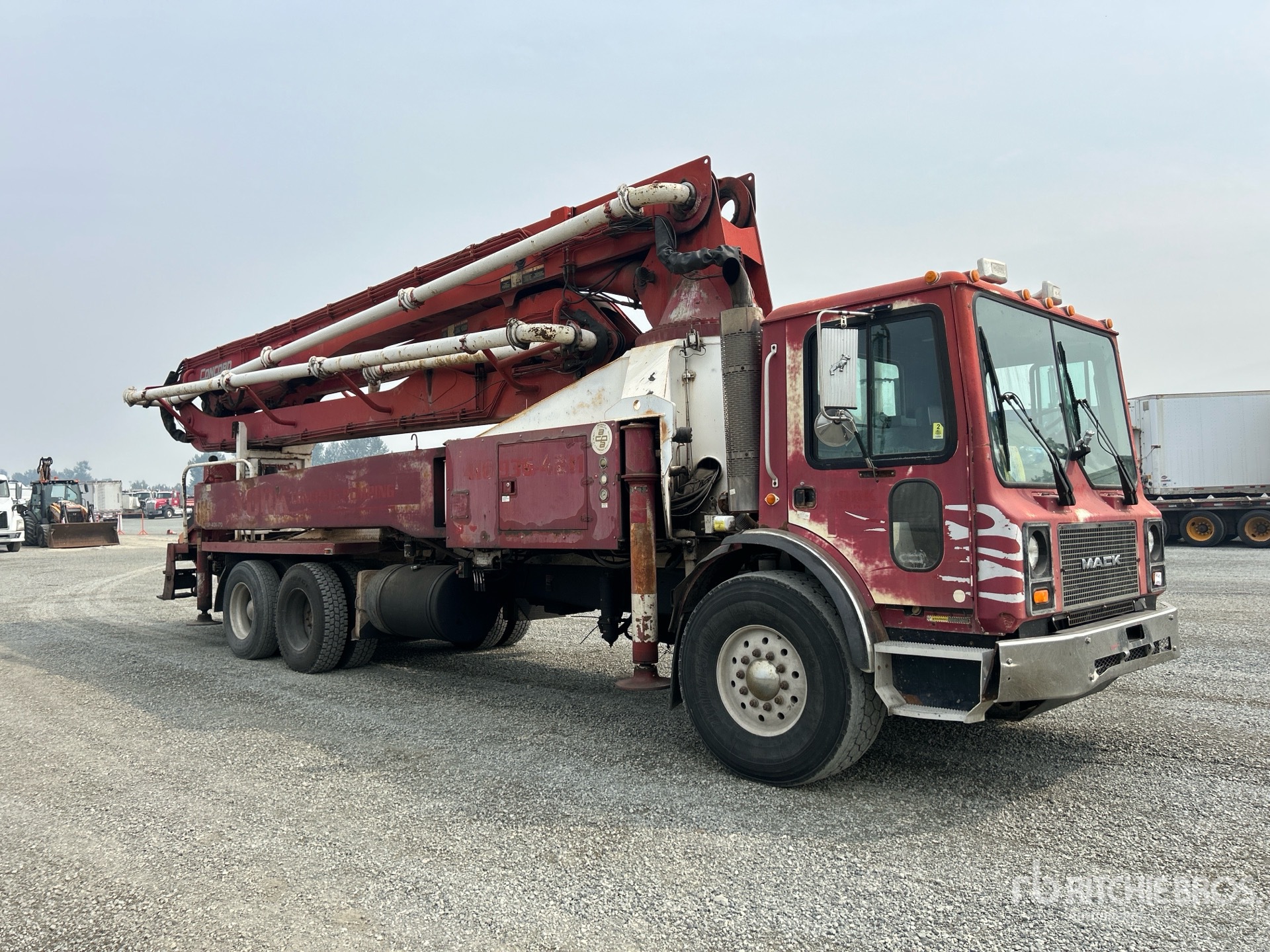 2007 Mack MR688S