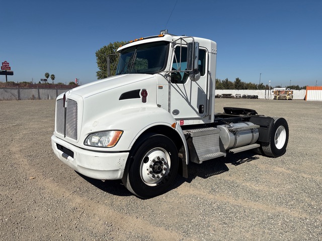 2014 Kenworth T370 4x2 S/A Day Cab Truck Tractor