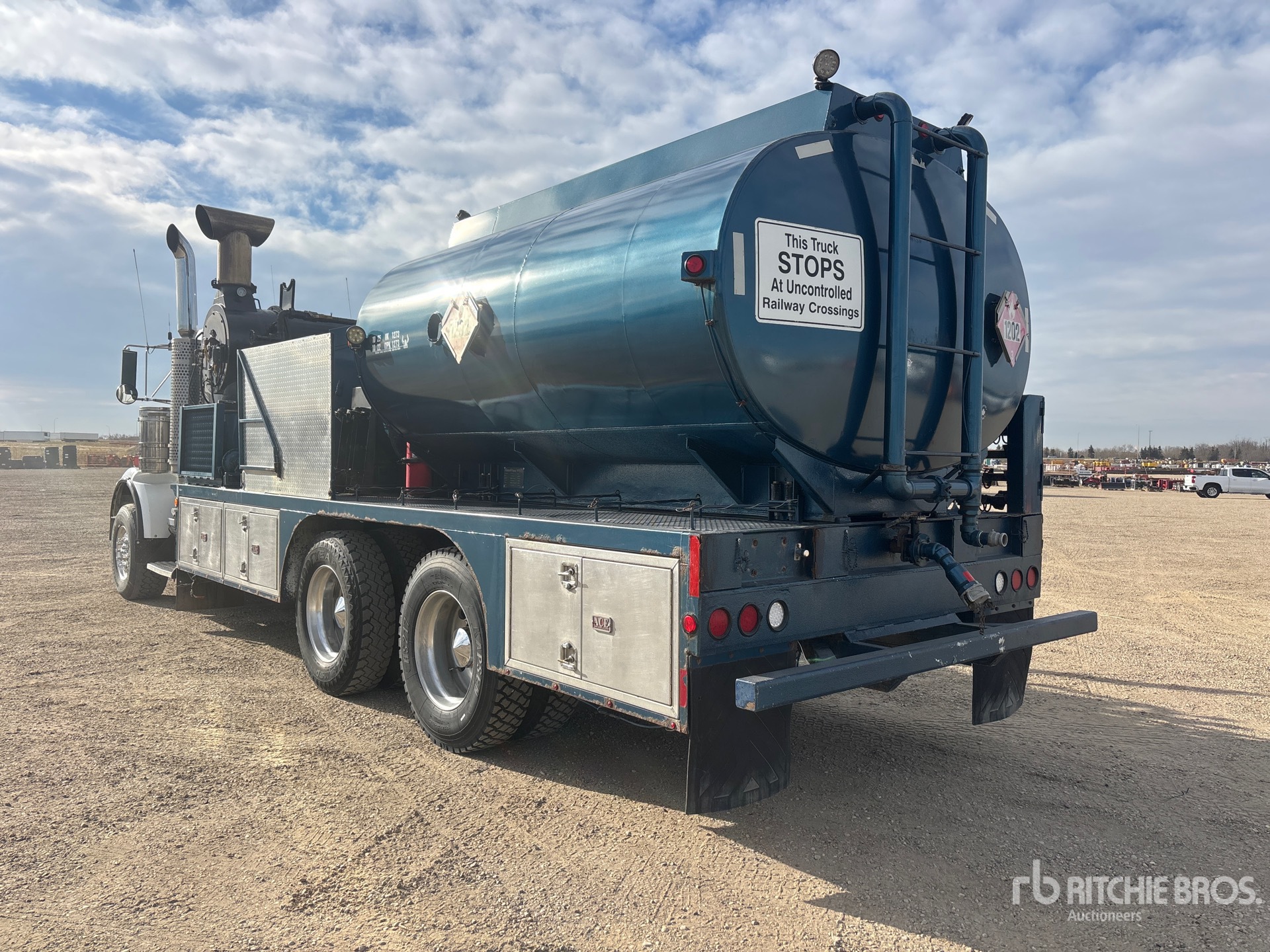 2005 Kenworth T800B