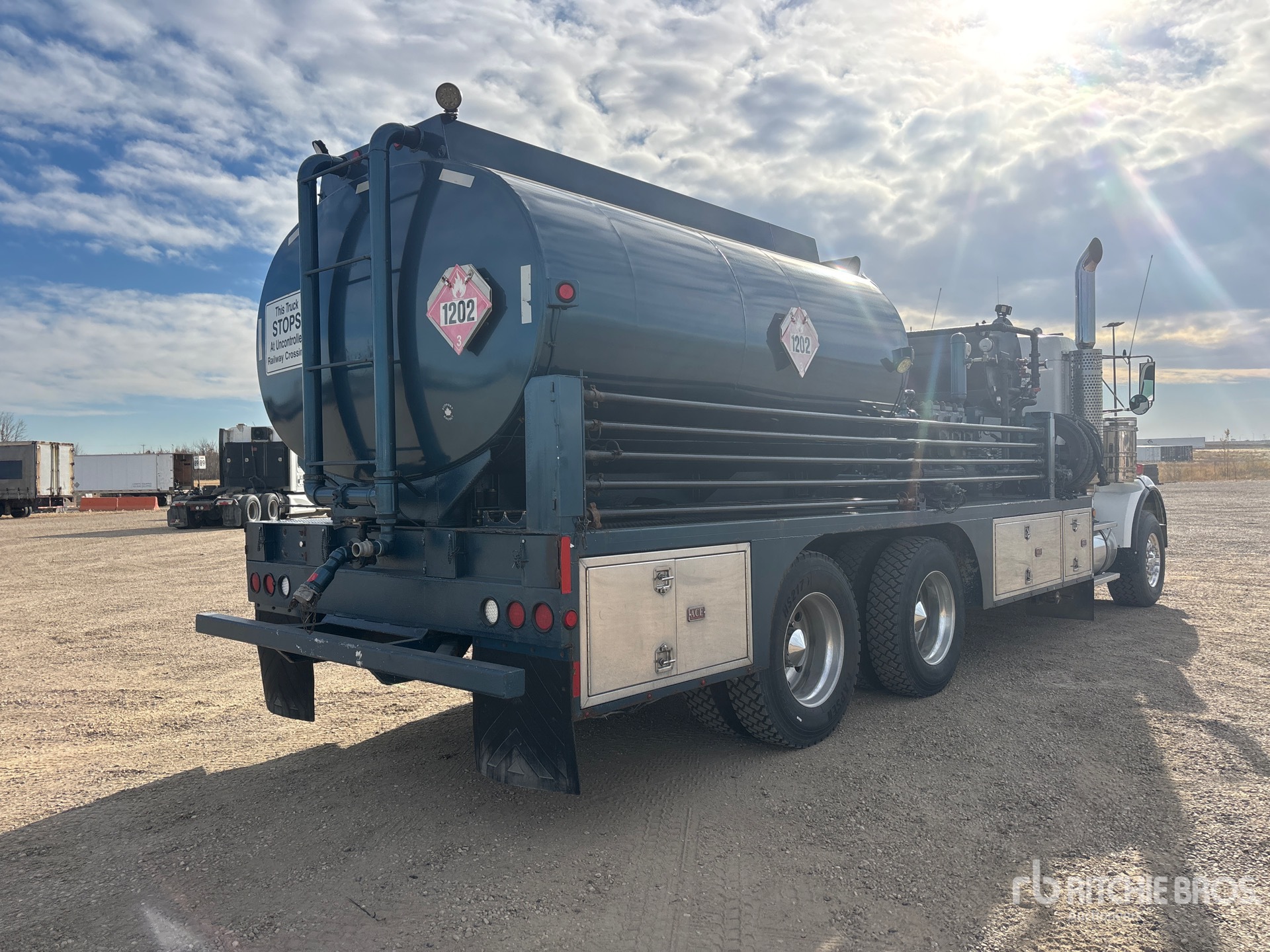 2005 Kenworth T800B