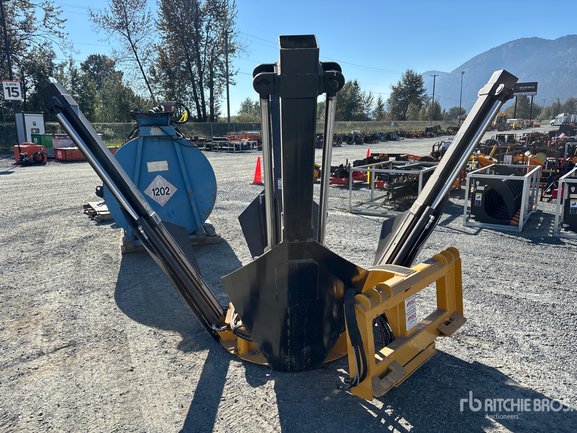 Holt 44 IN SKID STEER TREE SPADE
