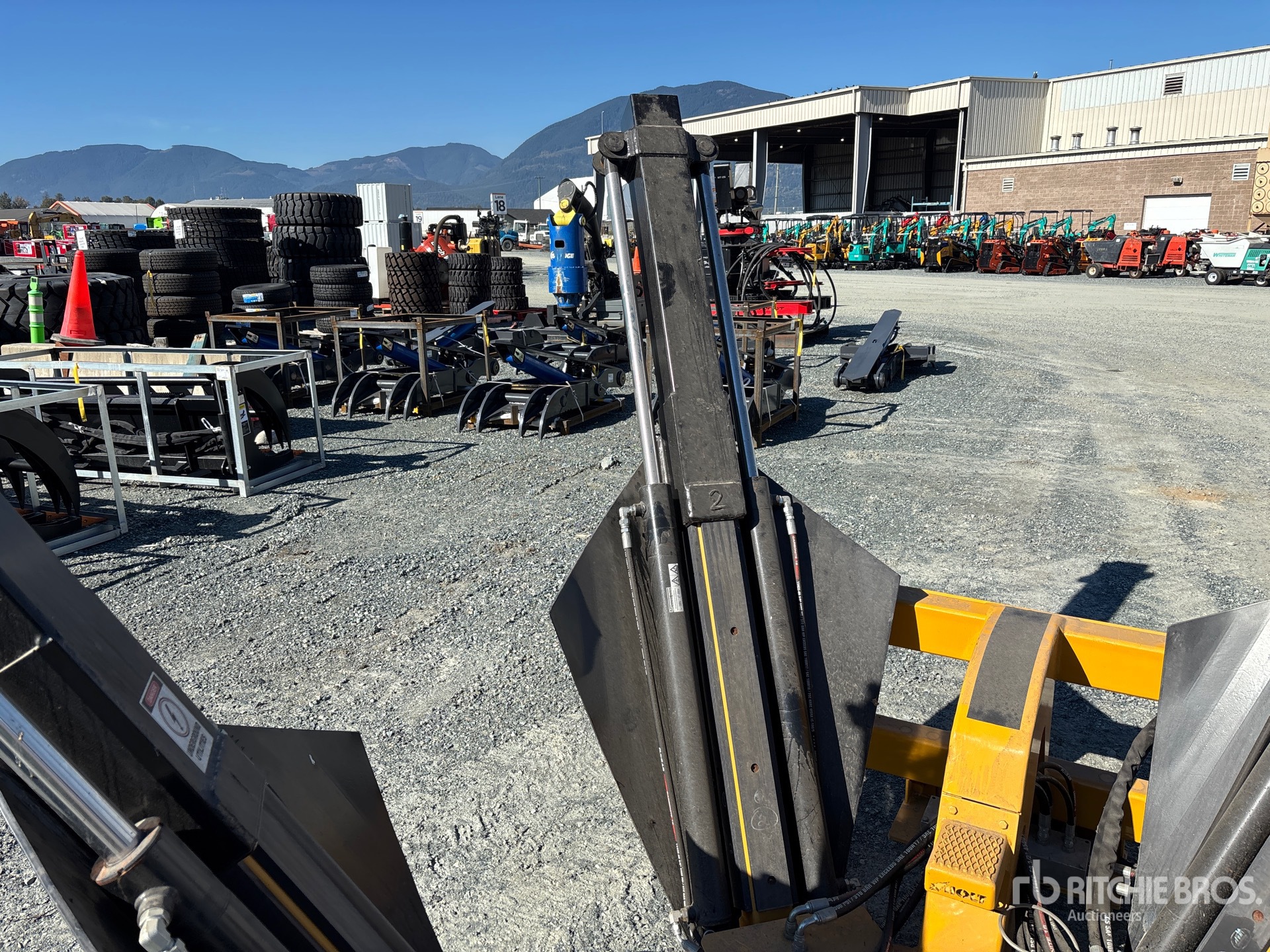 Holt 44 IN SKID STEER TREE SPADE