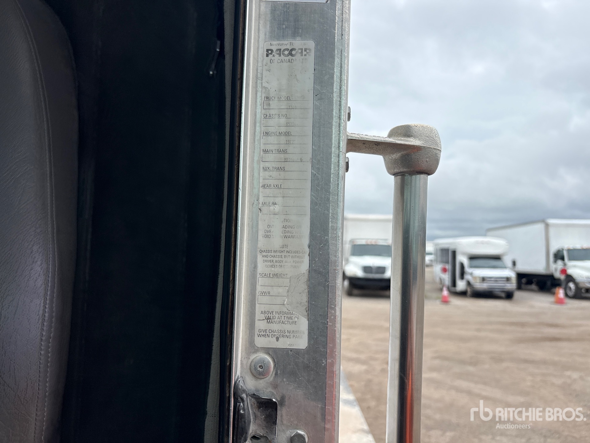 2000 Kenworth T300