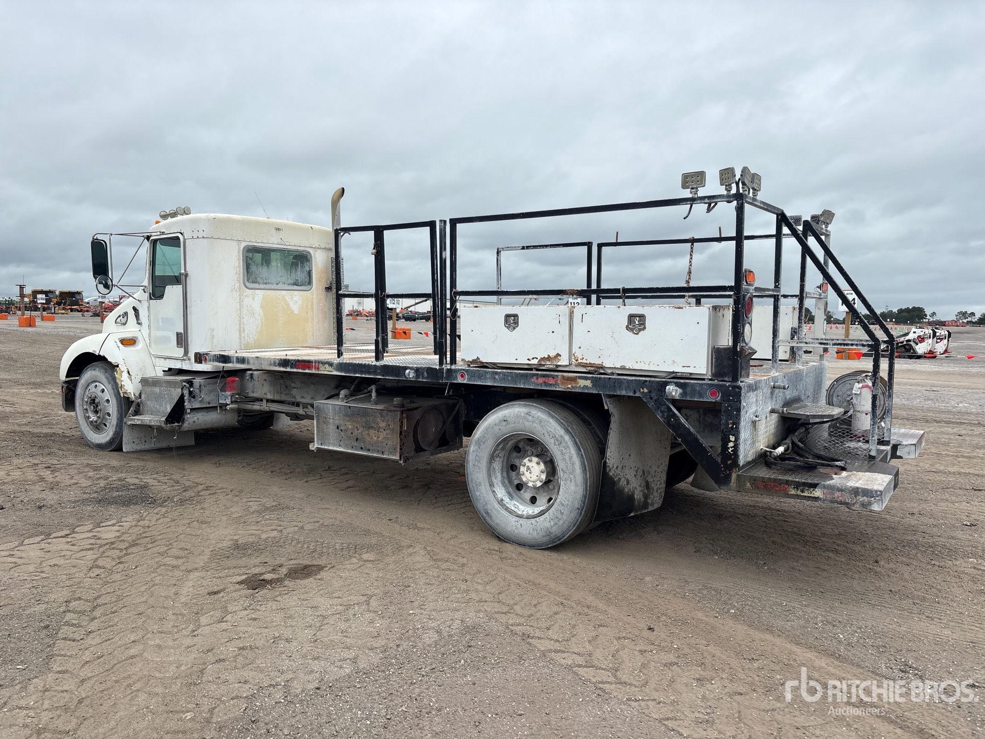 2000 Kenworth T300