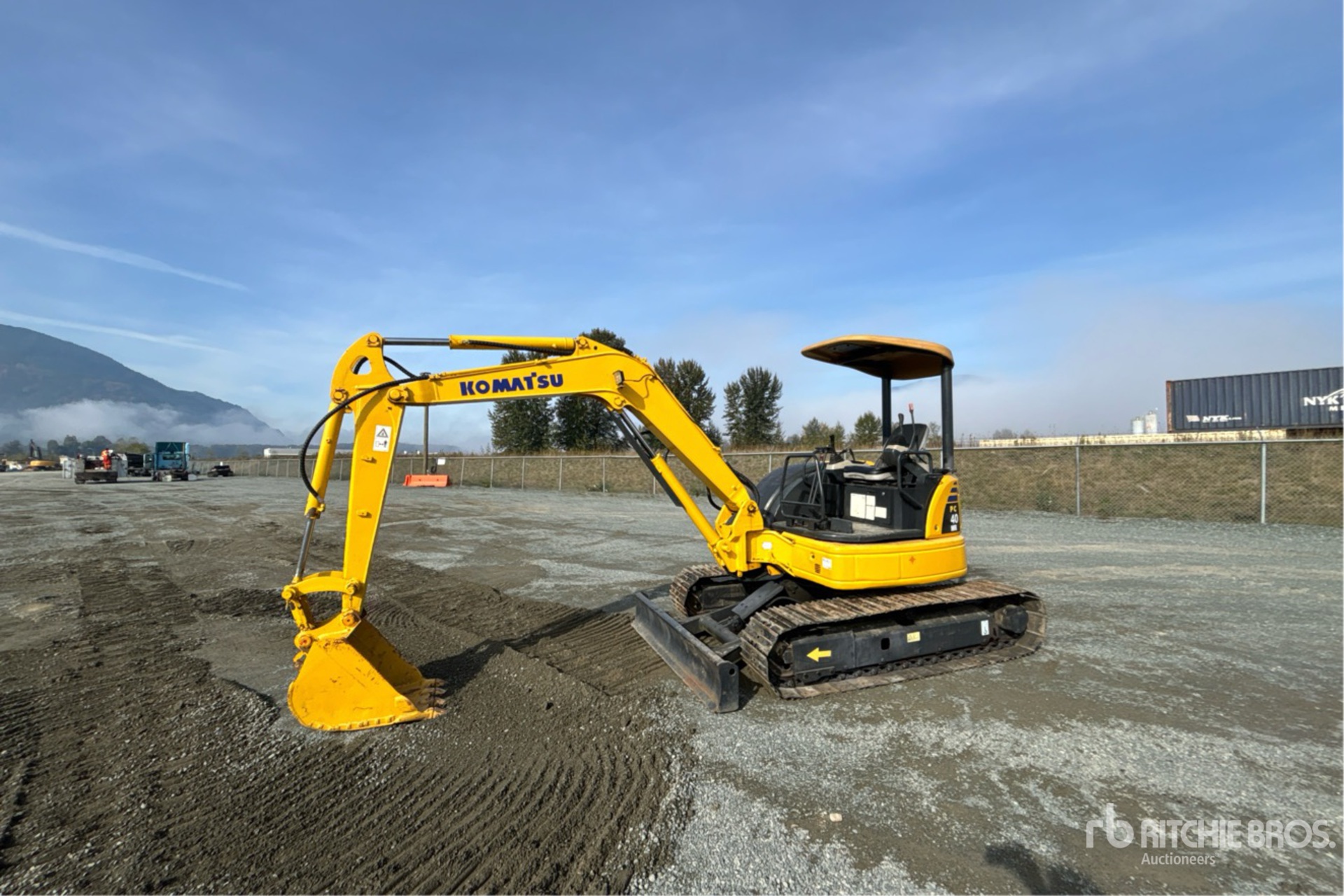 2005 Komatsu PC40MR-2