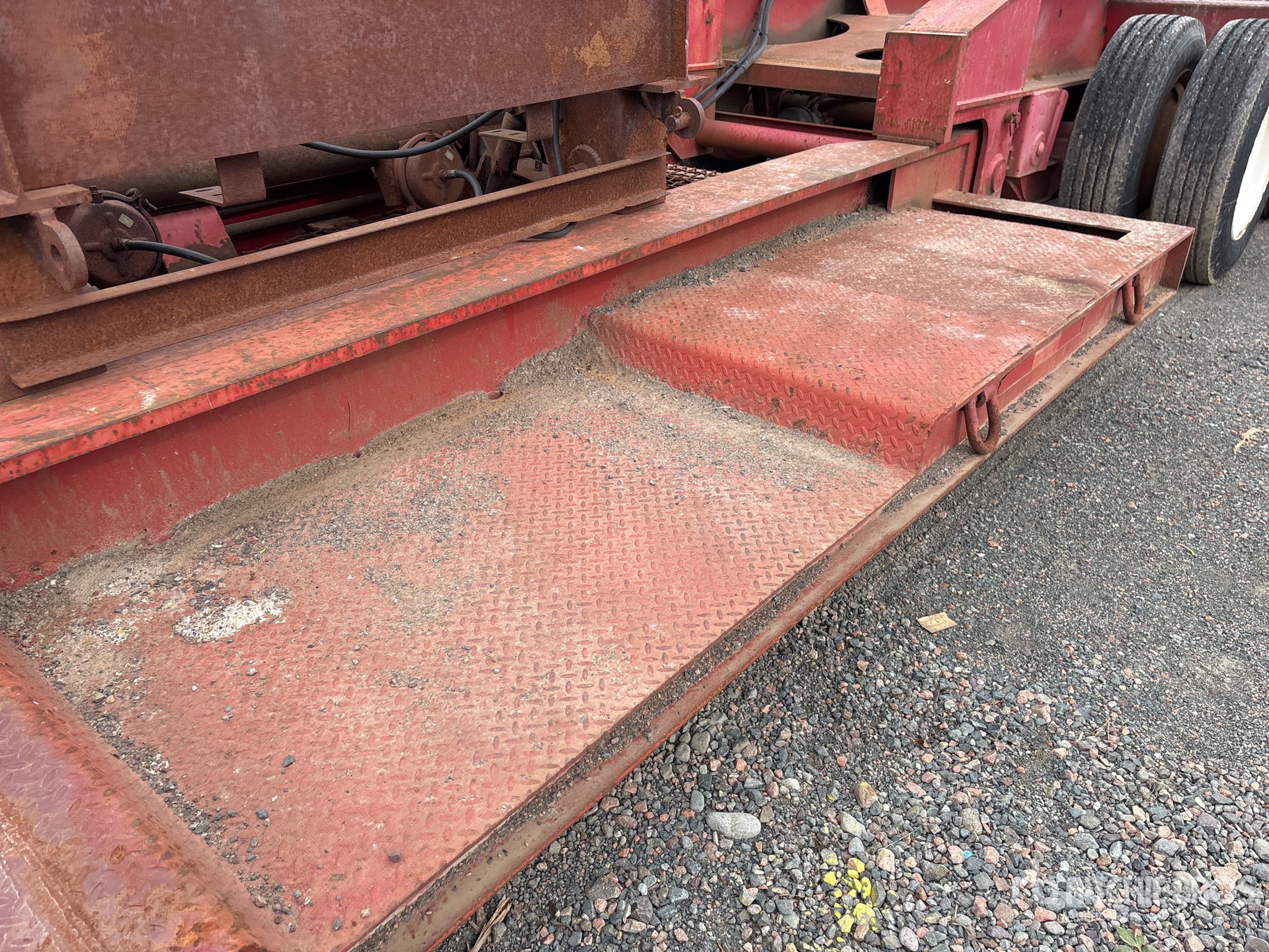 2002 Rogers TRI/A REMOVABLE GOOSENECK