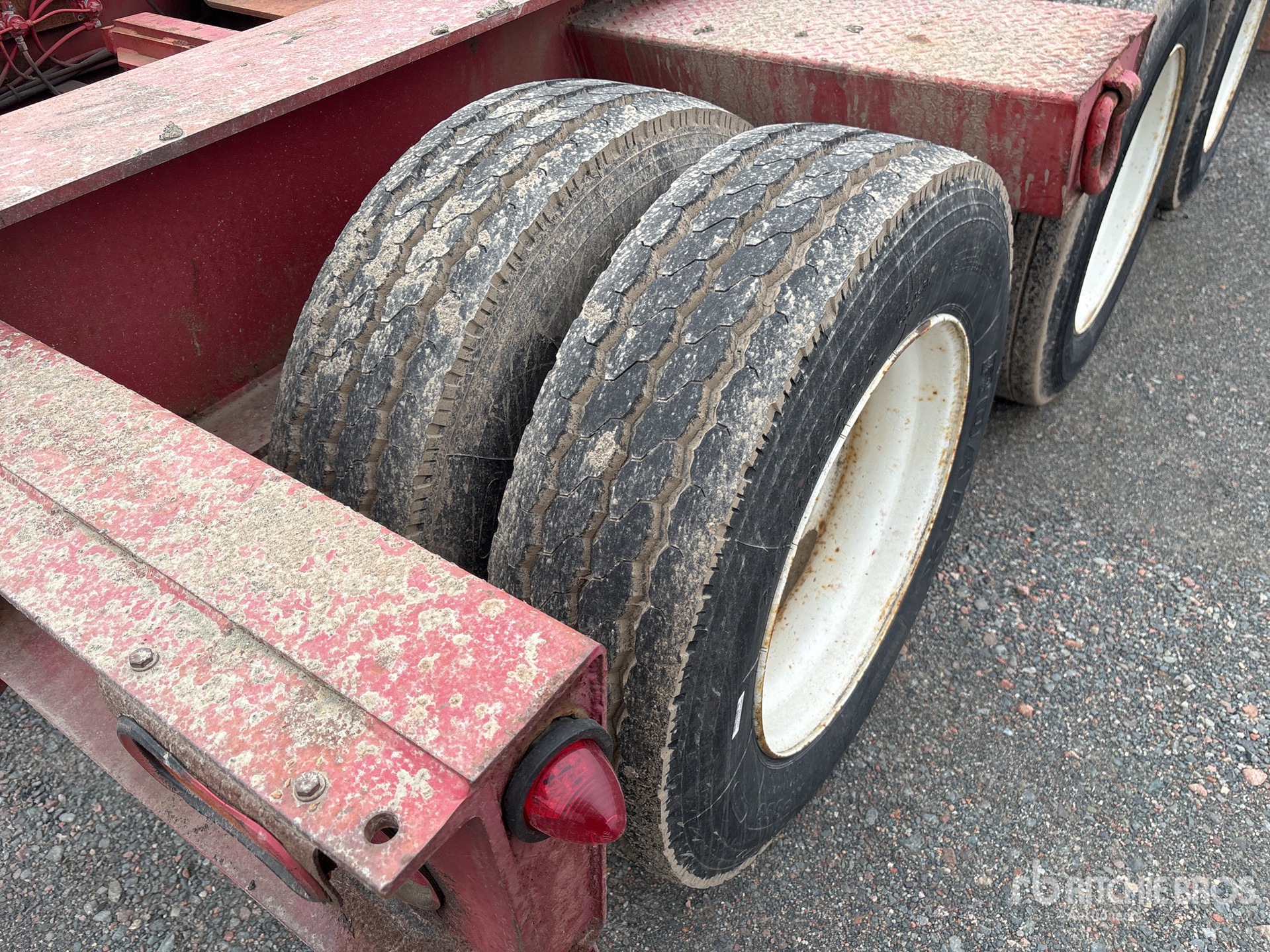 2002 Rogers TRI/A REMOVABLE GOOSENECK