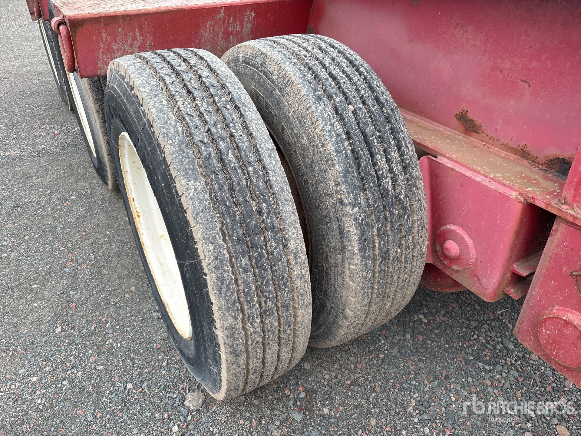 2002 Rogers TRI/A REMOVABLE GOOSENECK