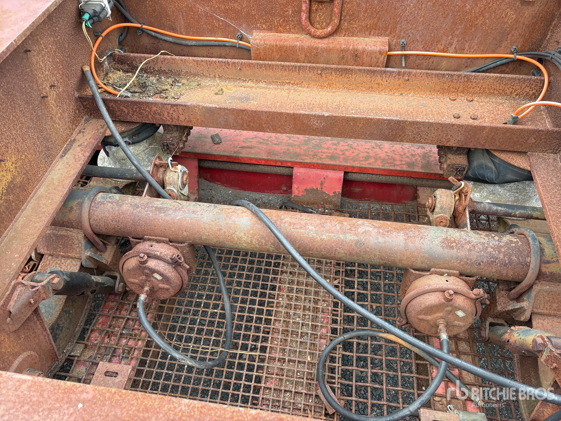 2002 Rogers TRI/A REMOVABLE GOOSENECK