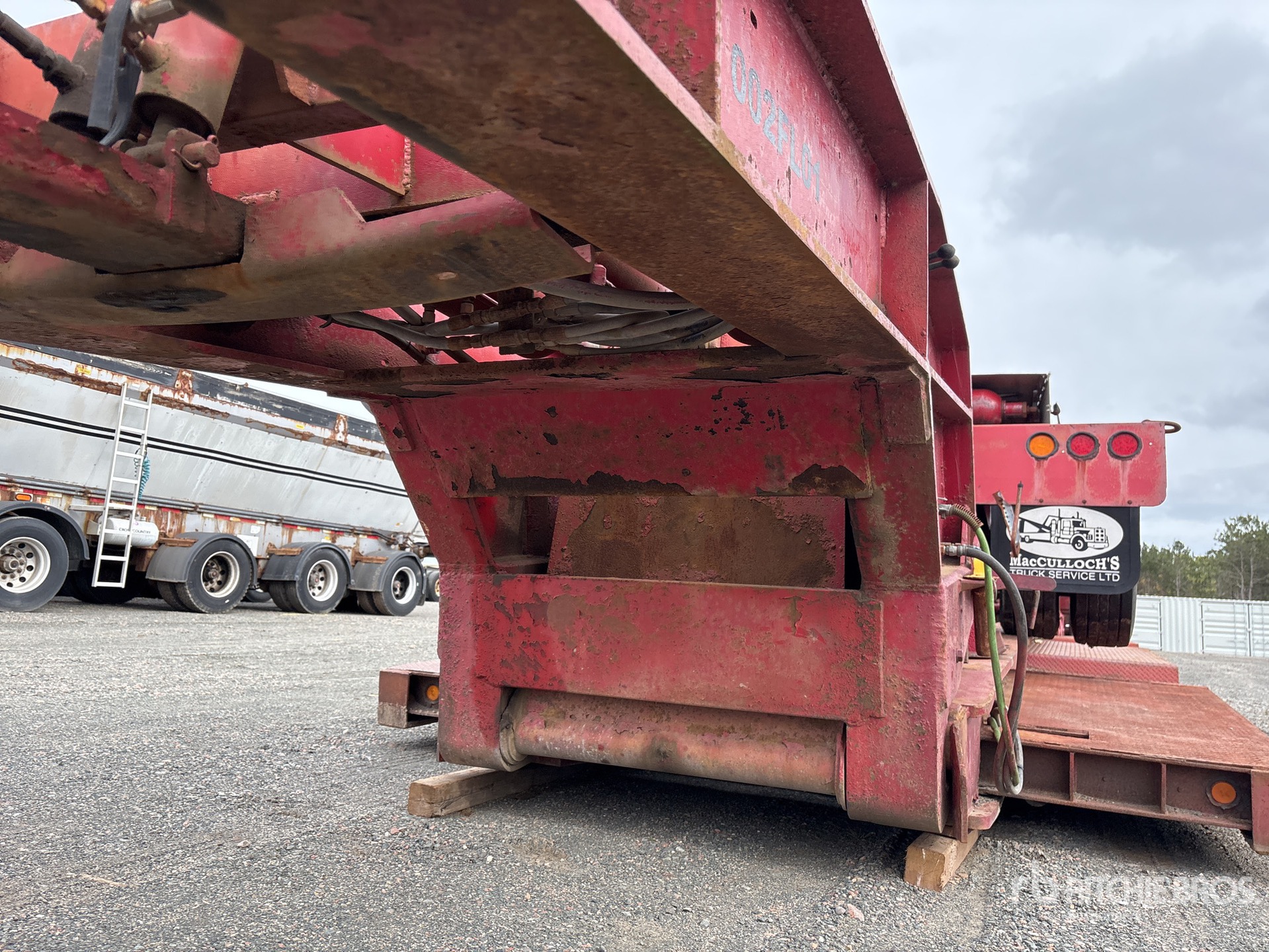 2002 Rogers TRI/A REMOVABLE GOOSENECK