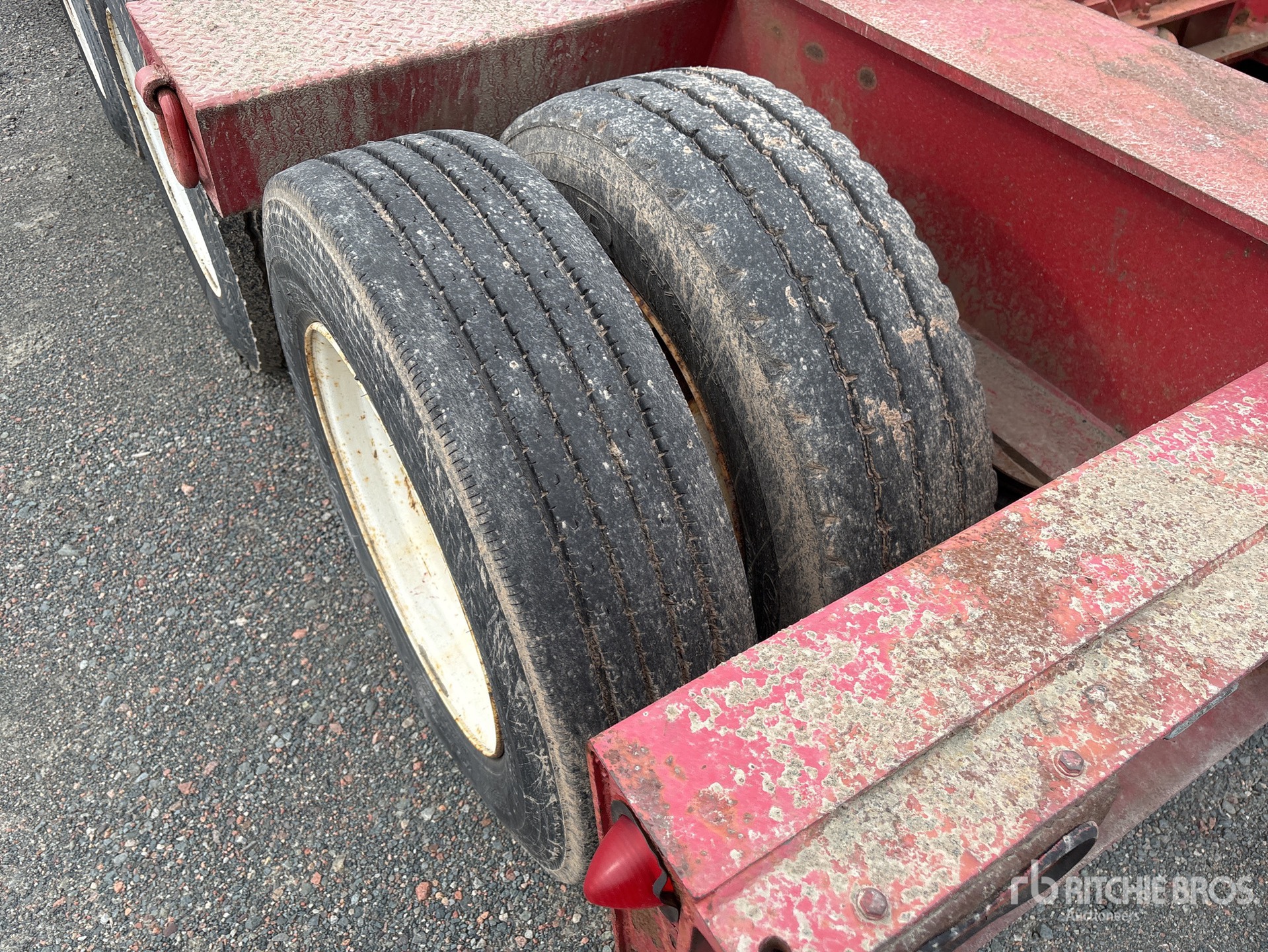 2002 Rogers TRI/A REMOVABLE GOOSENECK