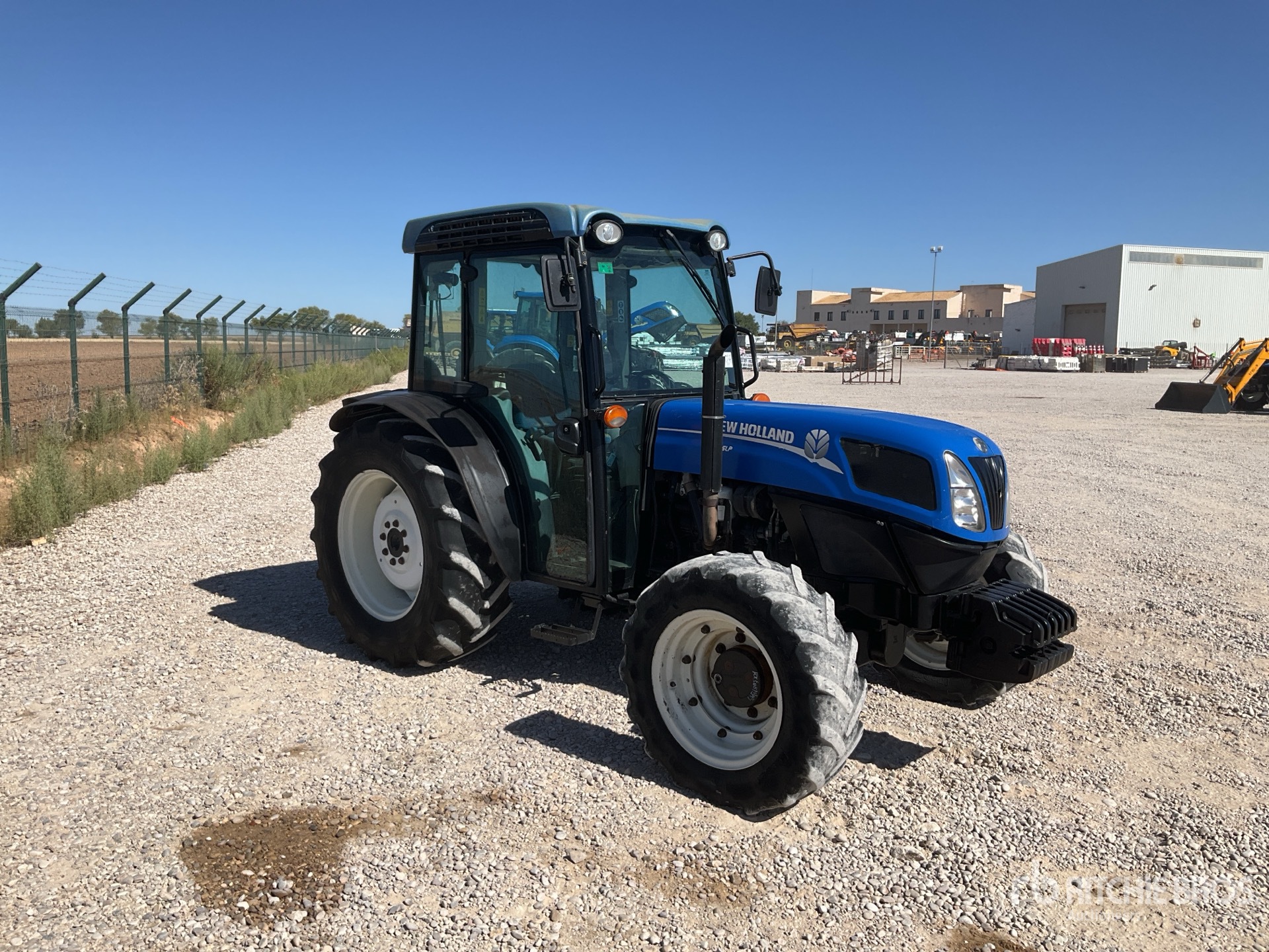 2017 New Holland T4.105 LP