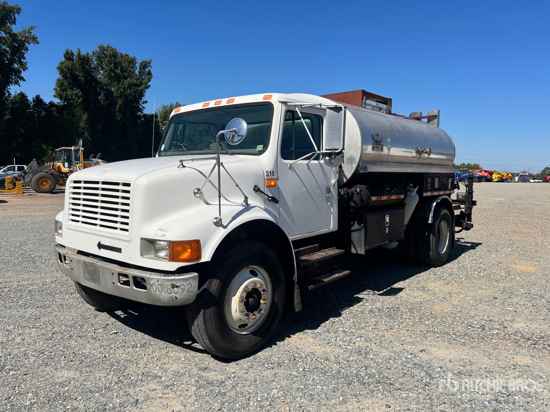 Photo of 1998 International 4900