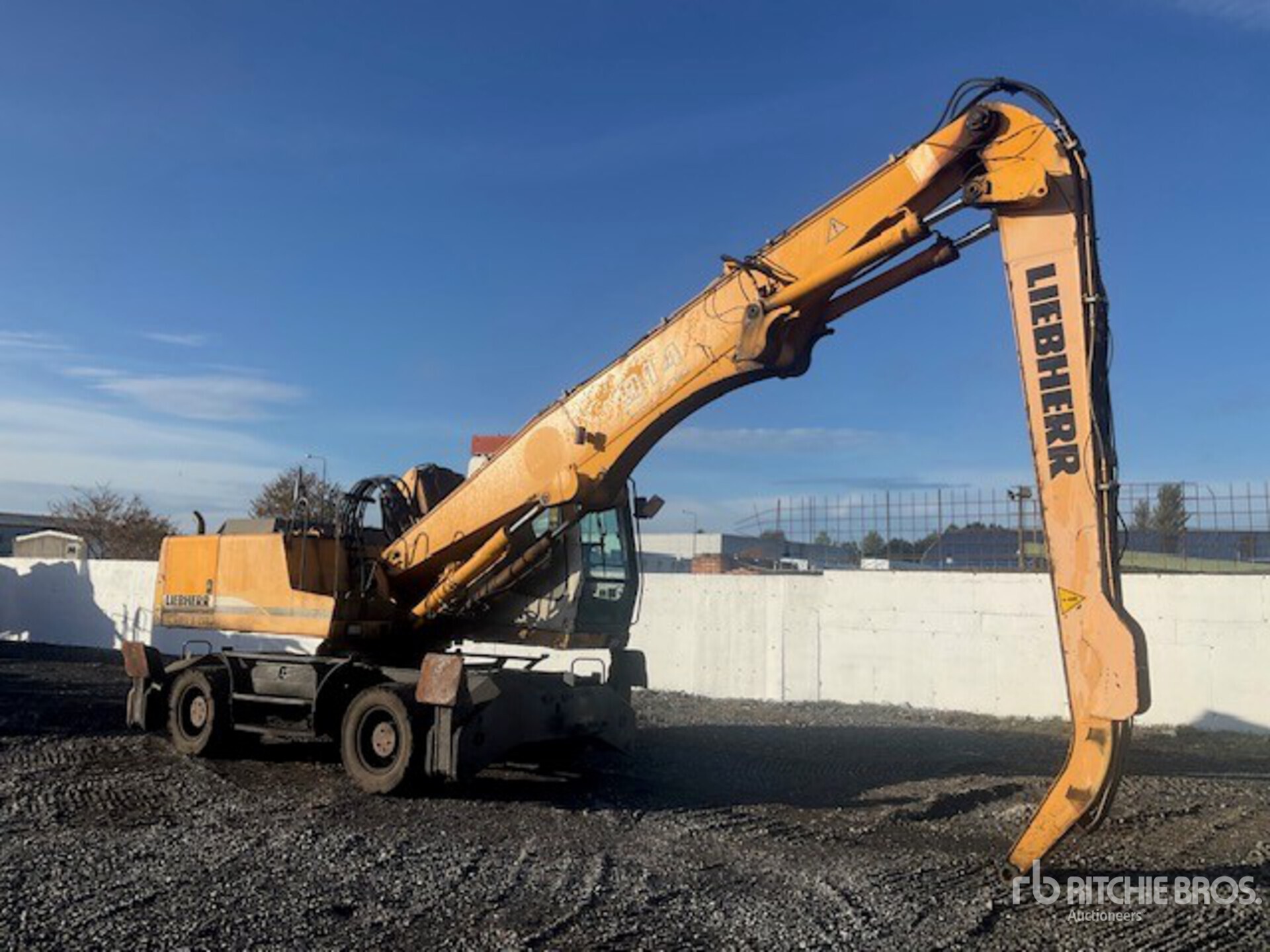 2003 Liebherr A914
