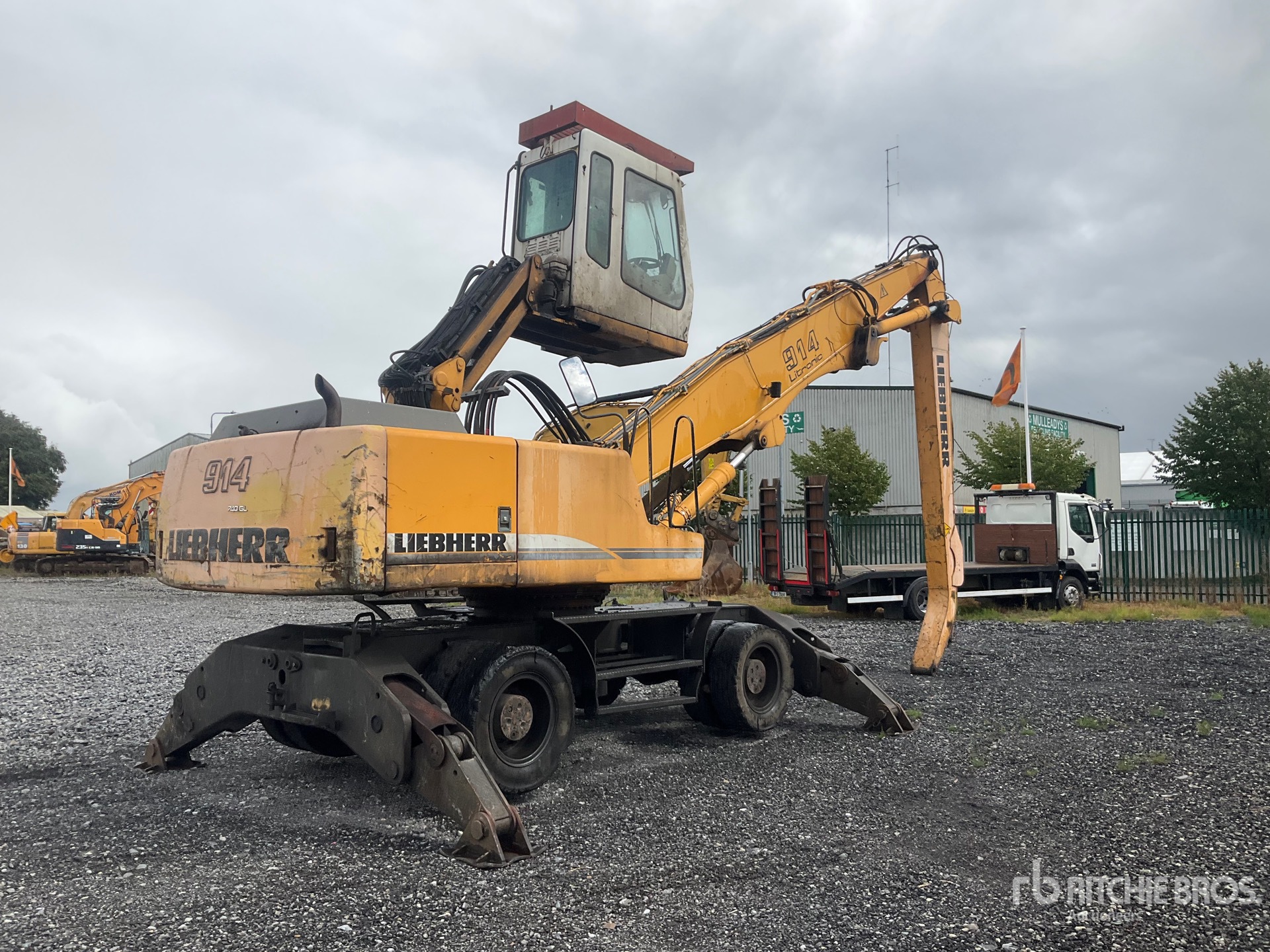 2003 Liebherr A914