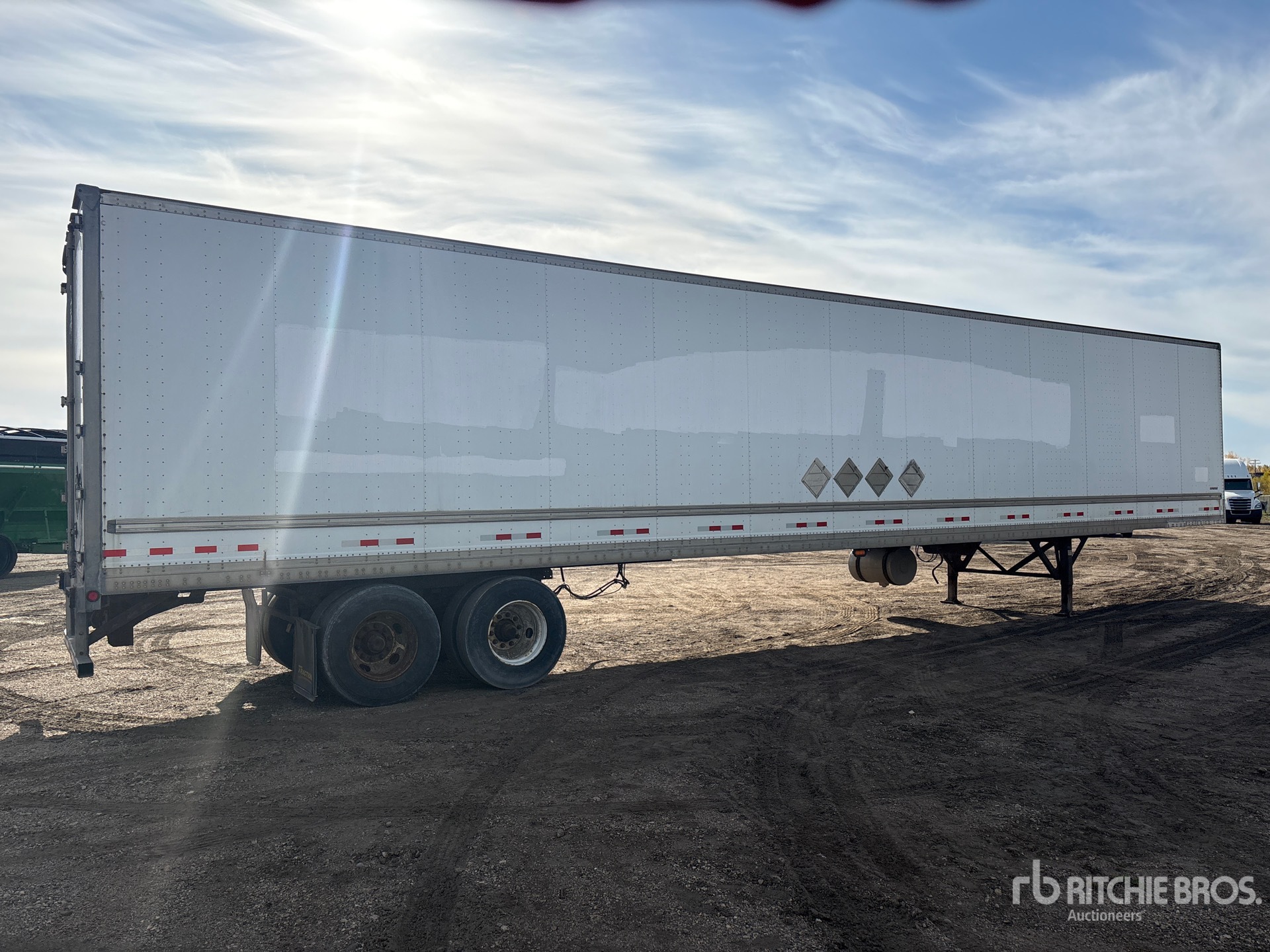 2011 Manac 53 FT X 102 IN T/A HEATED