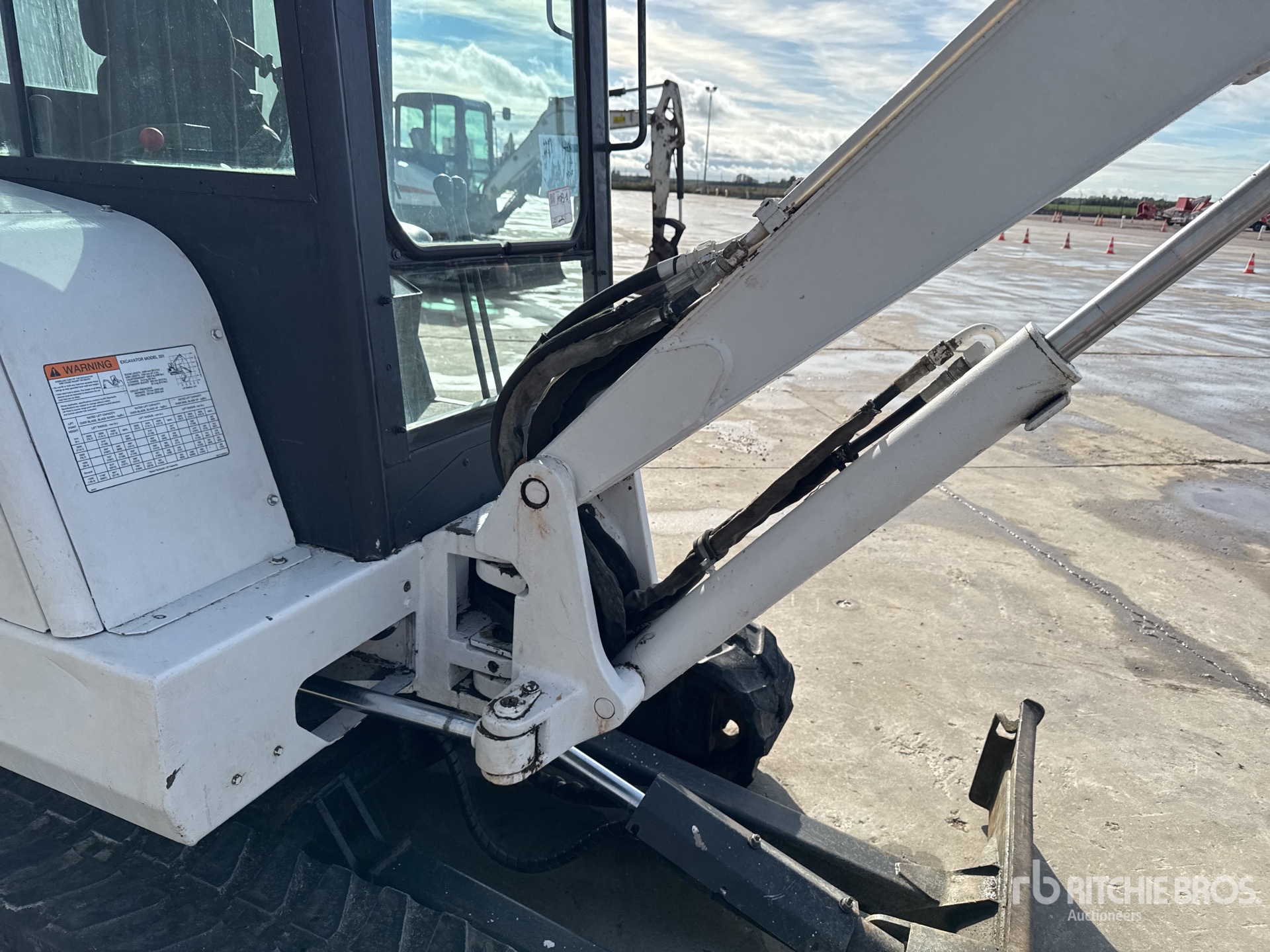 Bobcat 331