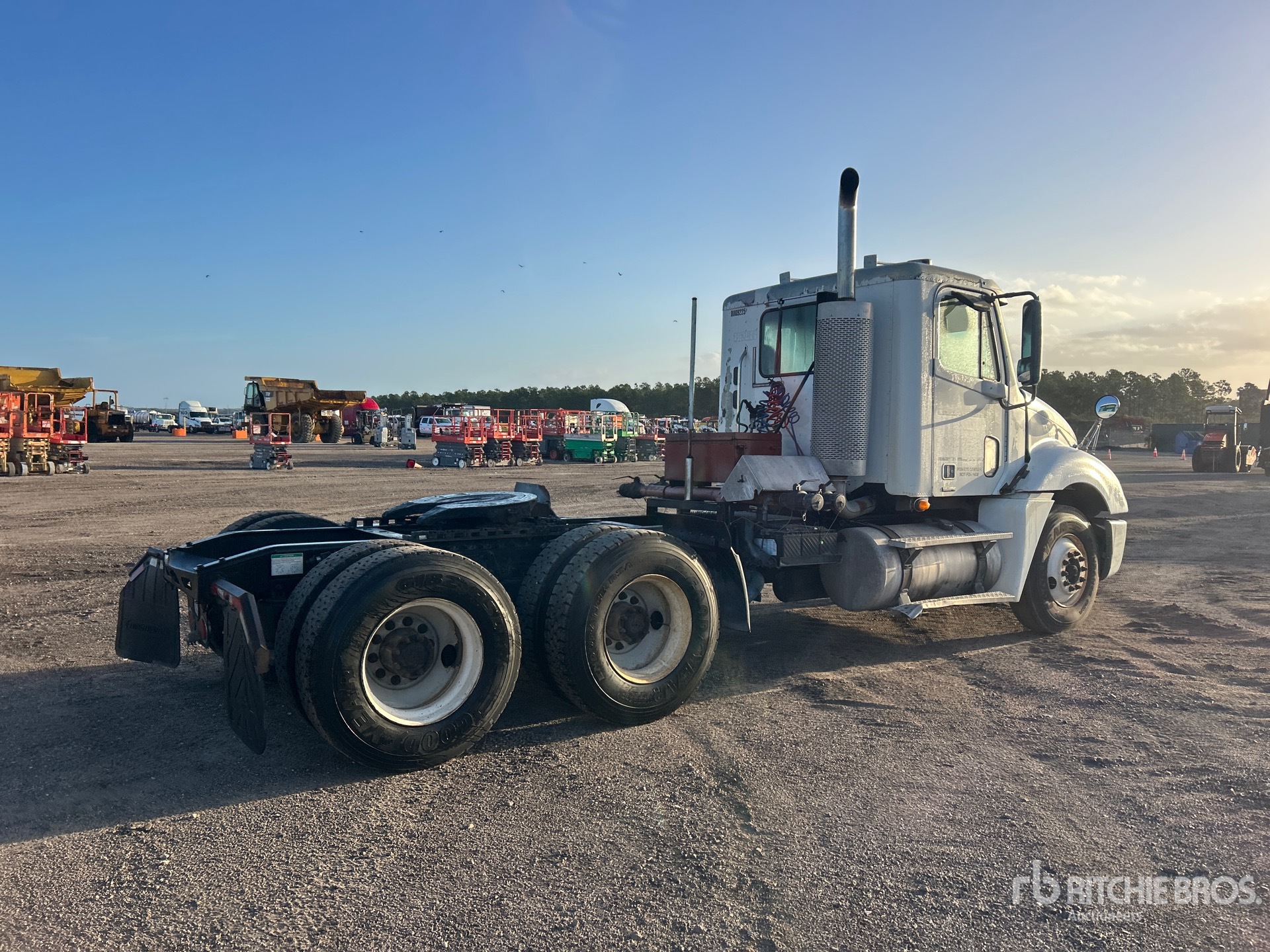 2007 Freightliner CL120