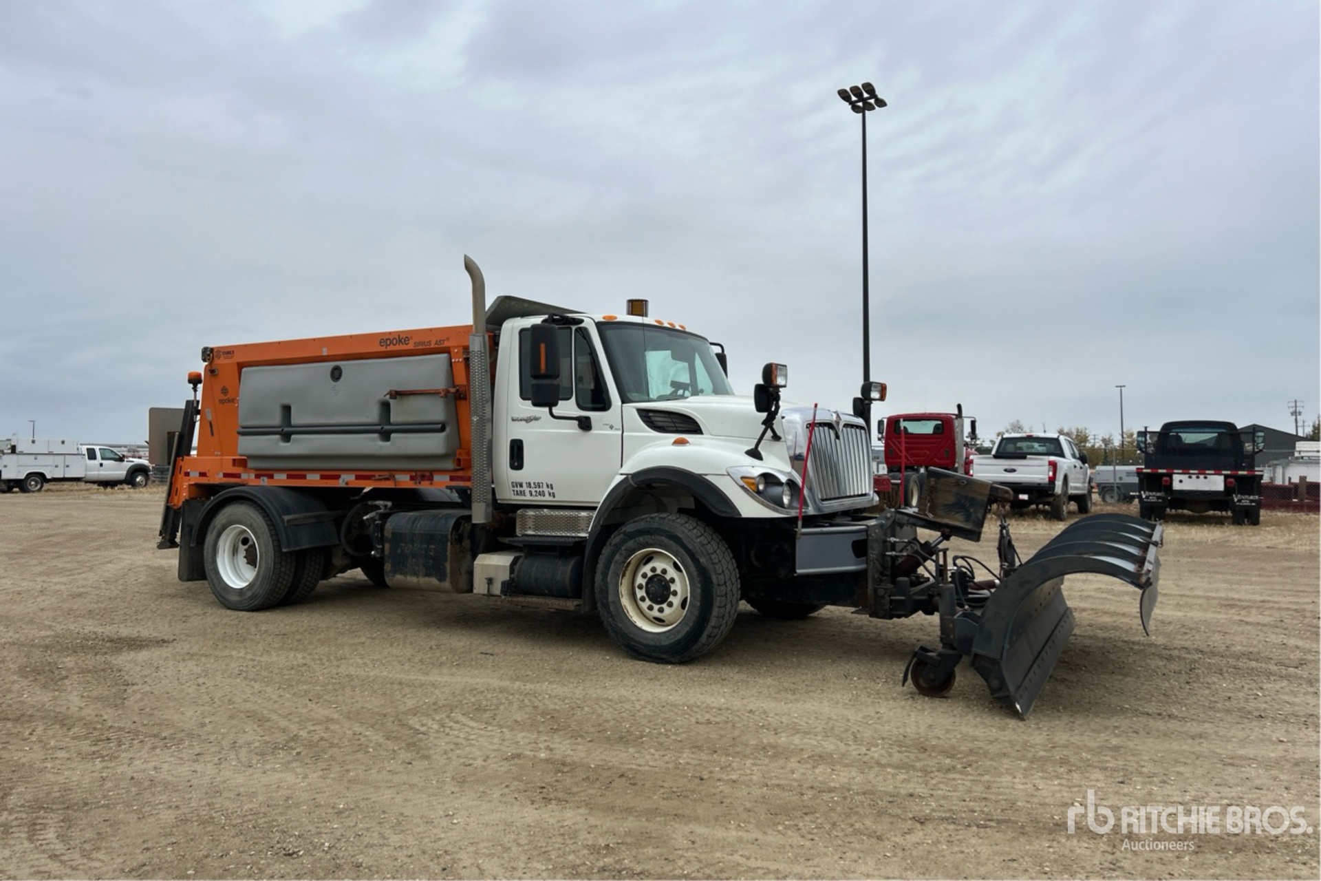 2011 International 7400 SBA