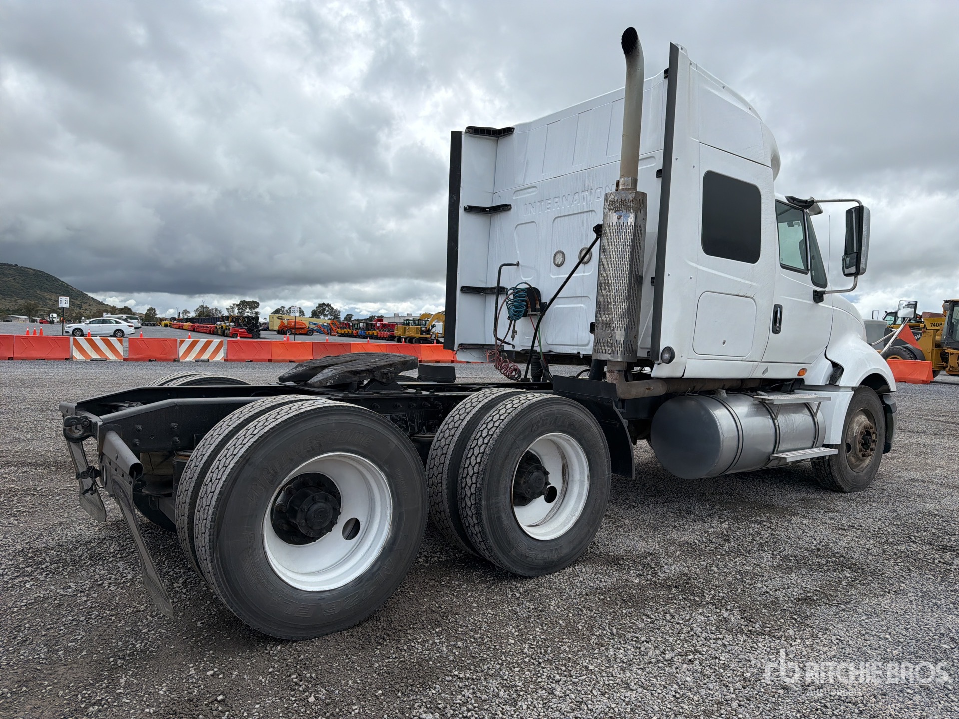 2016 International PROSTAR+113