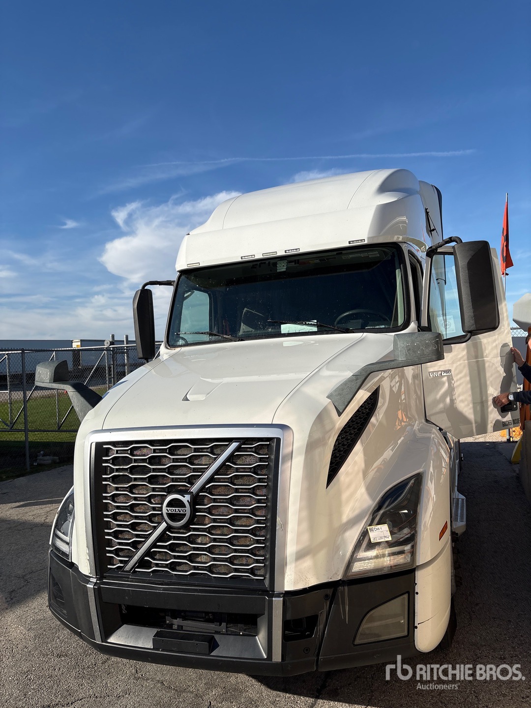 2020 Volvo VNL760