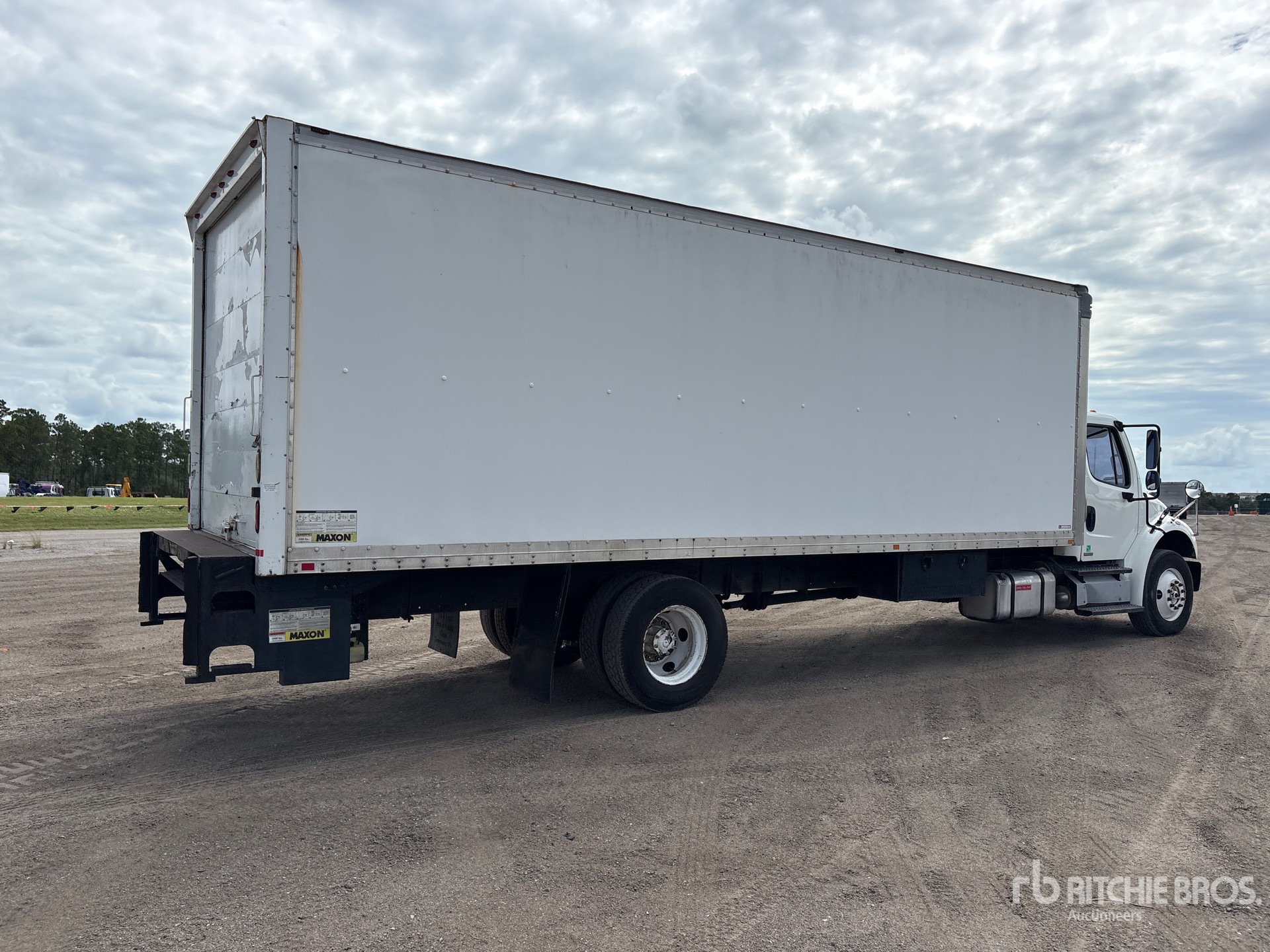 2012 Freightliner M2 106