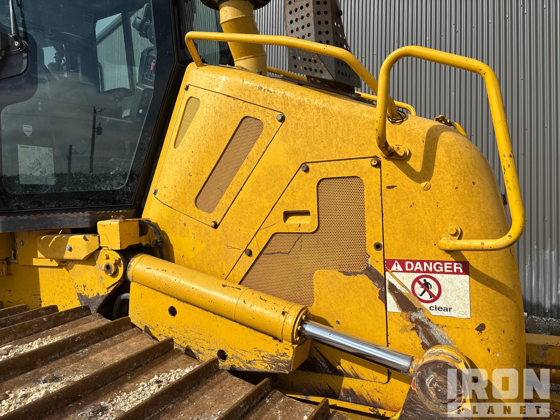 2015 Komatsu D61PXI-23