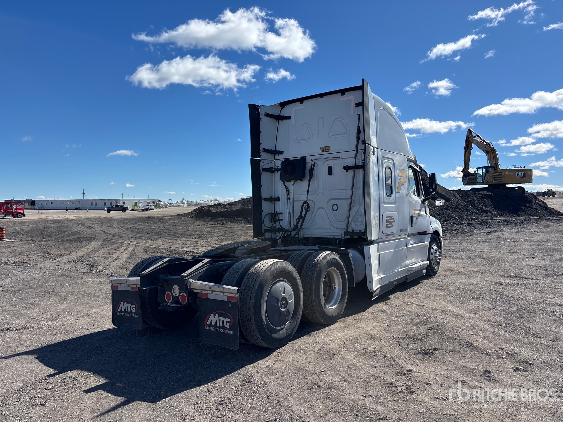 2023 Freightliner CASCADIA 126