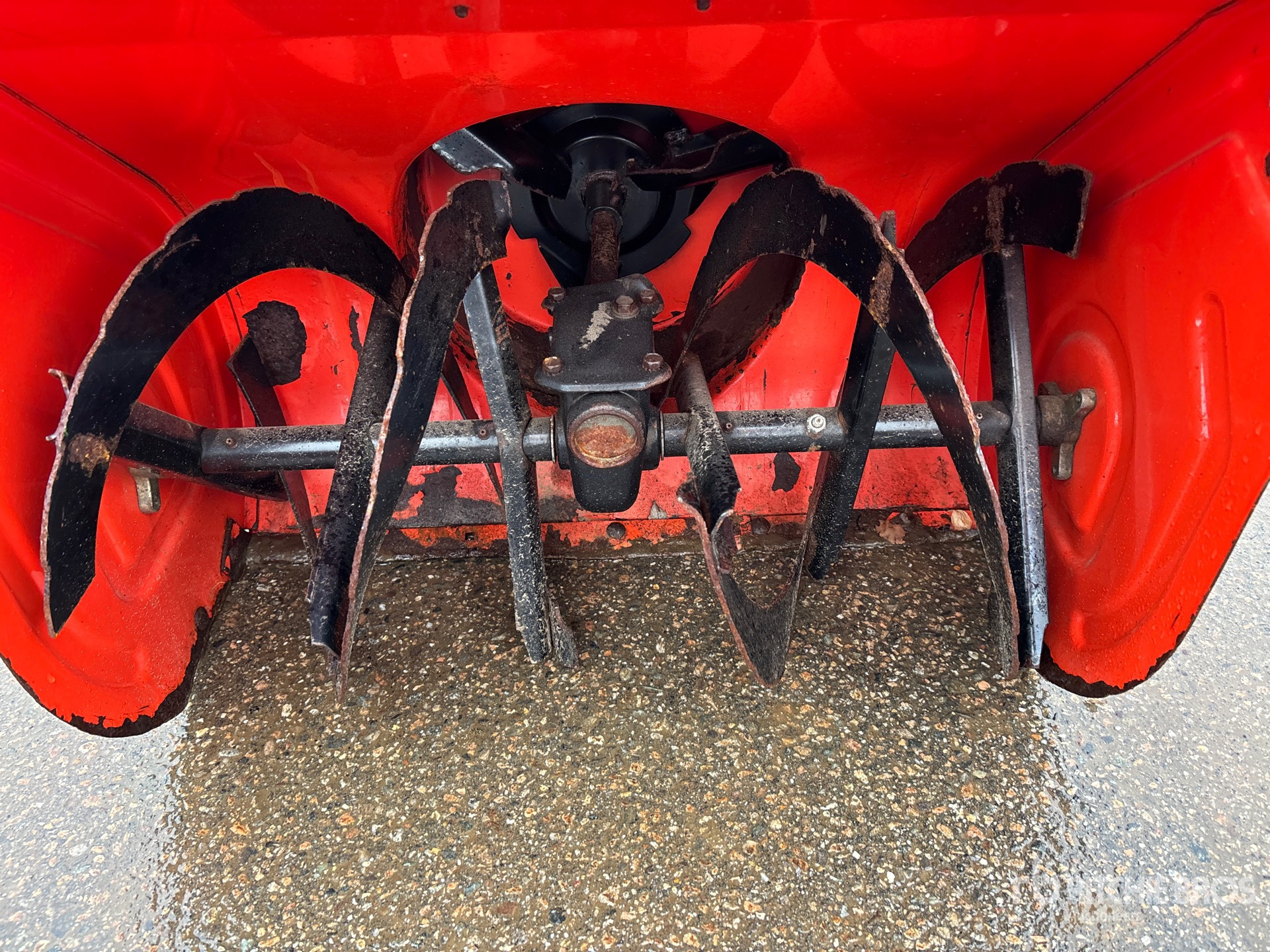 2014 Ariens 28 IN WALK-BEHIND