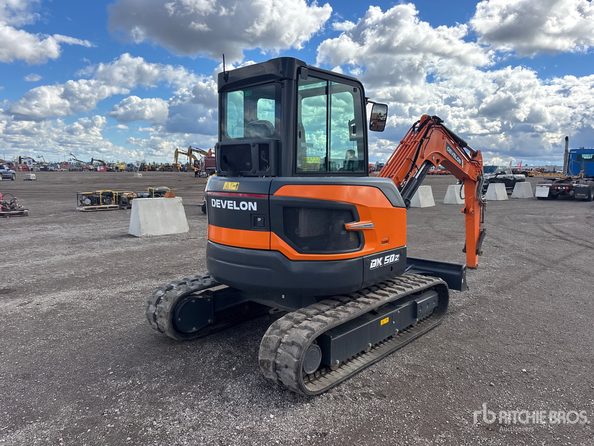 2023 Develon DX50Z - 7