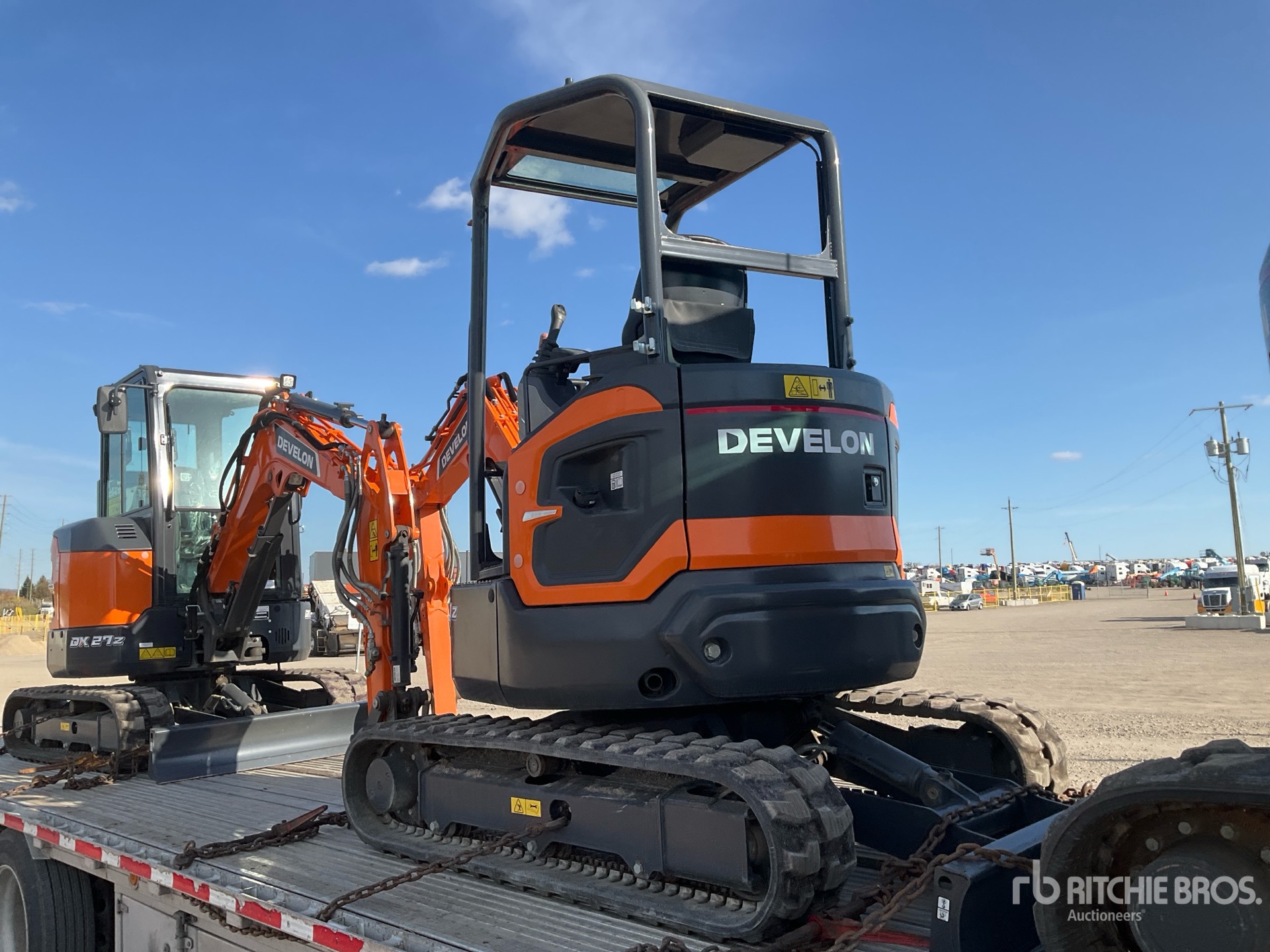 2023 Develon DX27Z-7